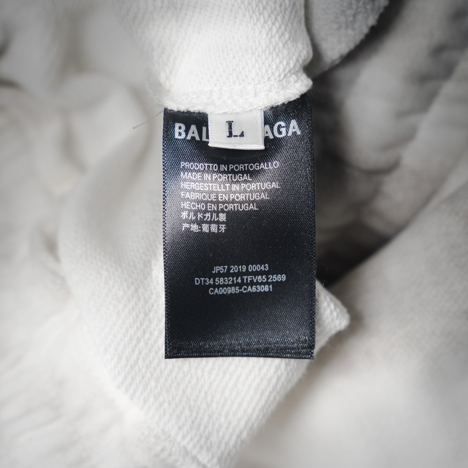 Balen 25ss embroidered short