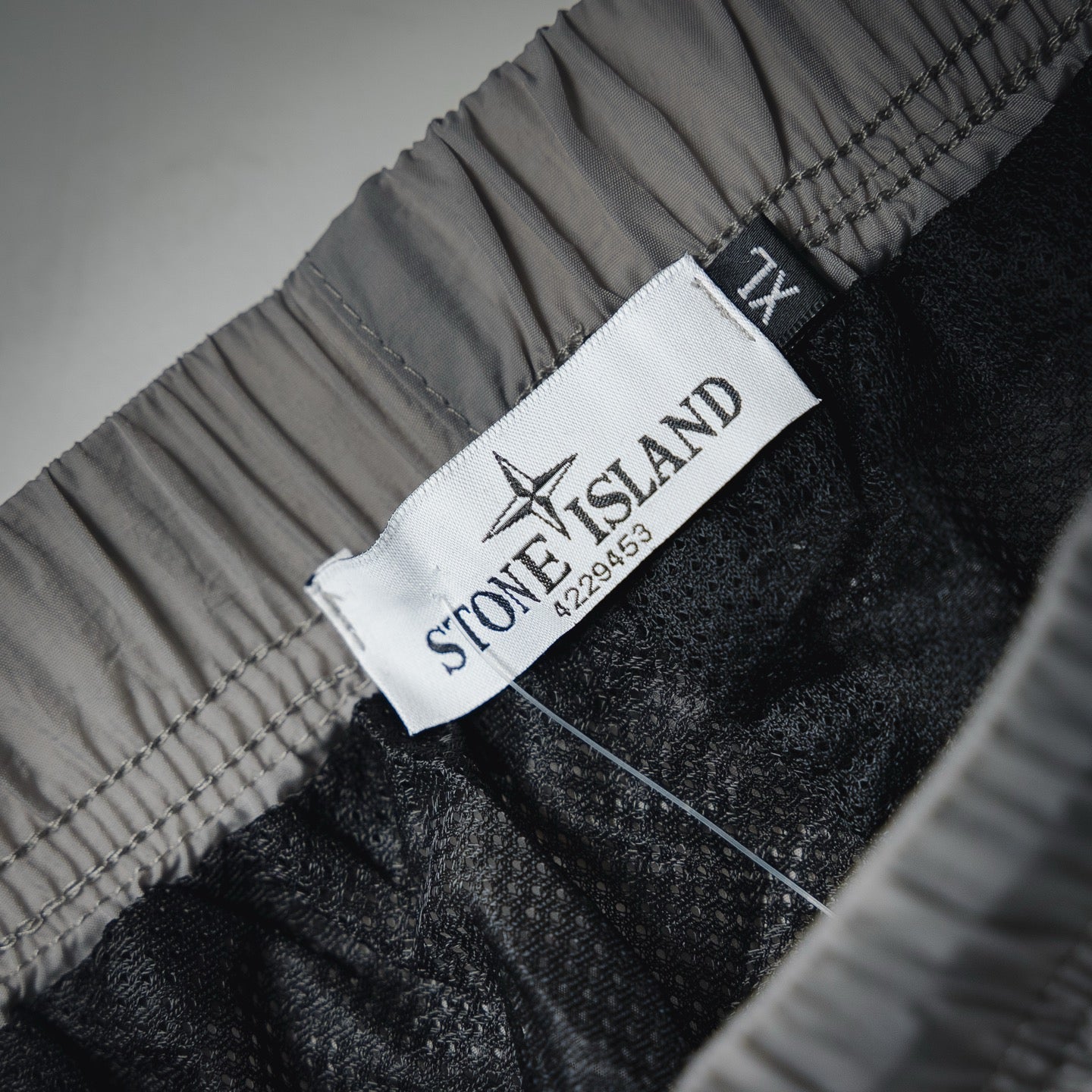 Stone 25ss embroidered short