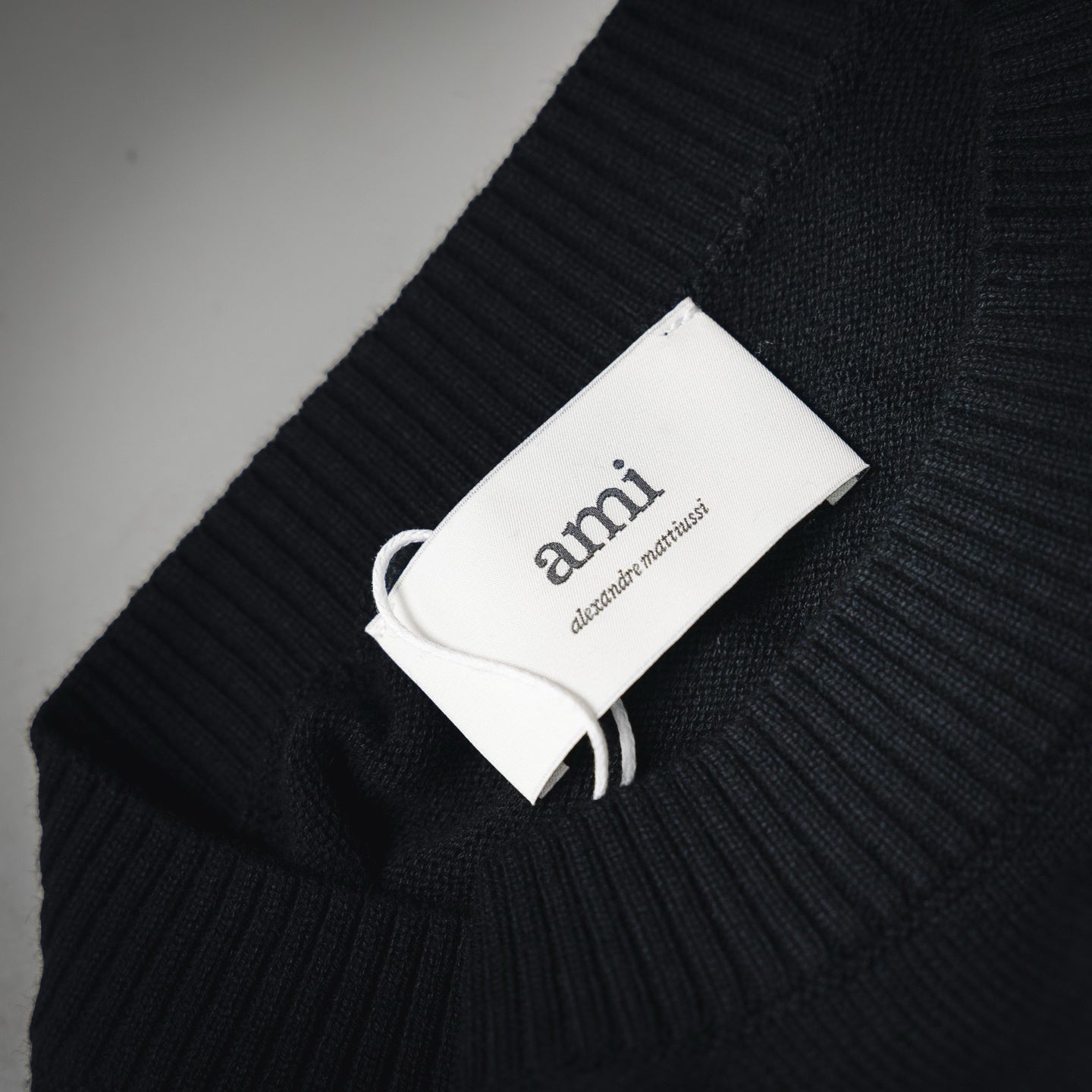 AMI 25ss knitted sweater
