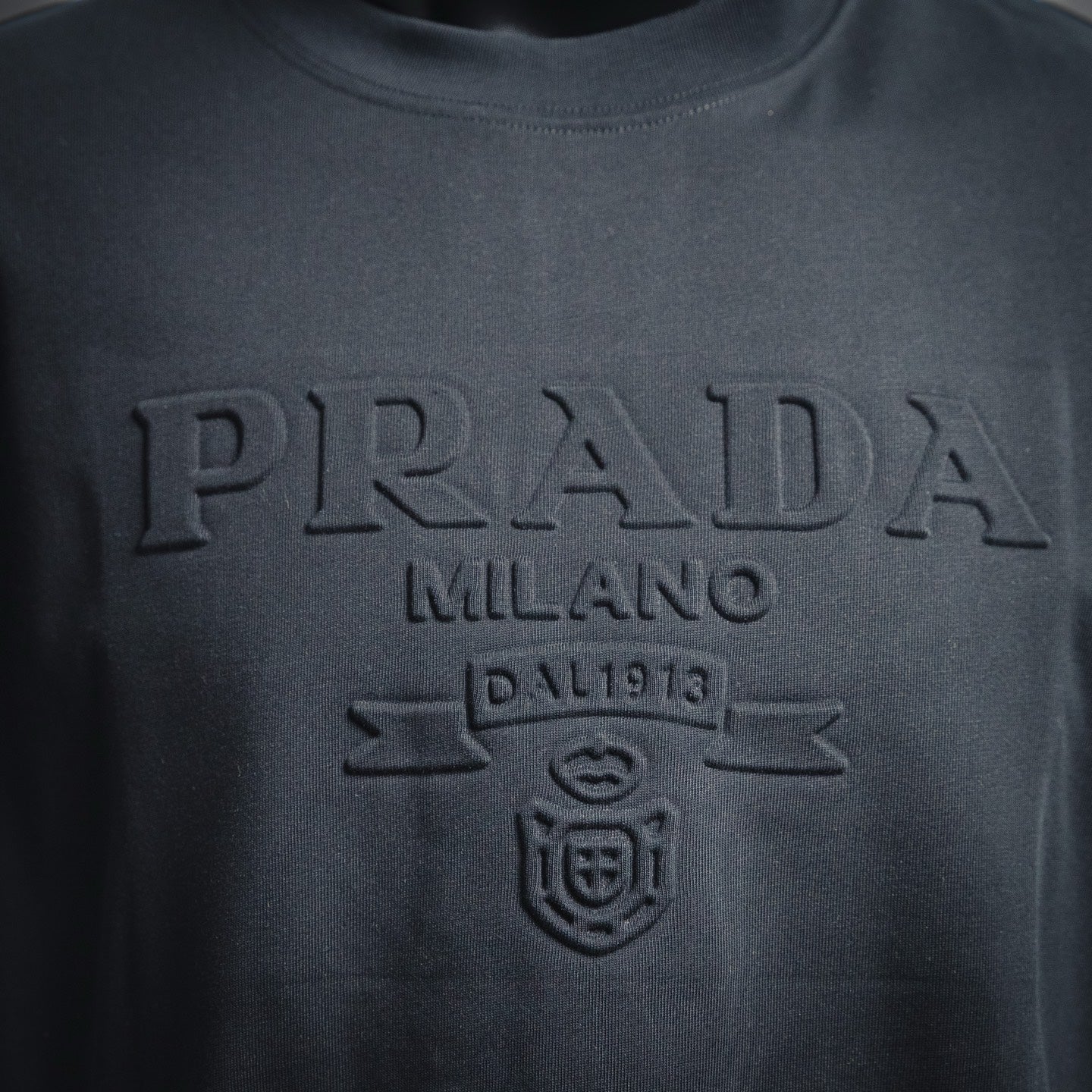 Pra 25ss embossed t-shirt