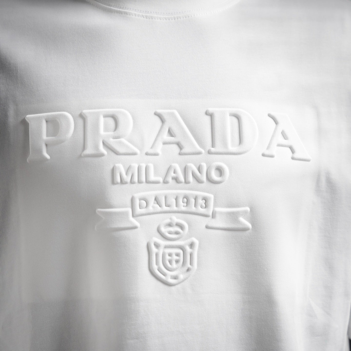 Pra 25ss embossed t-shirt