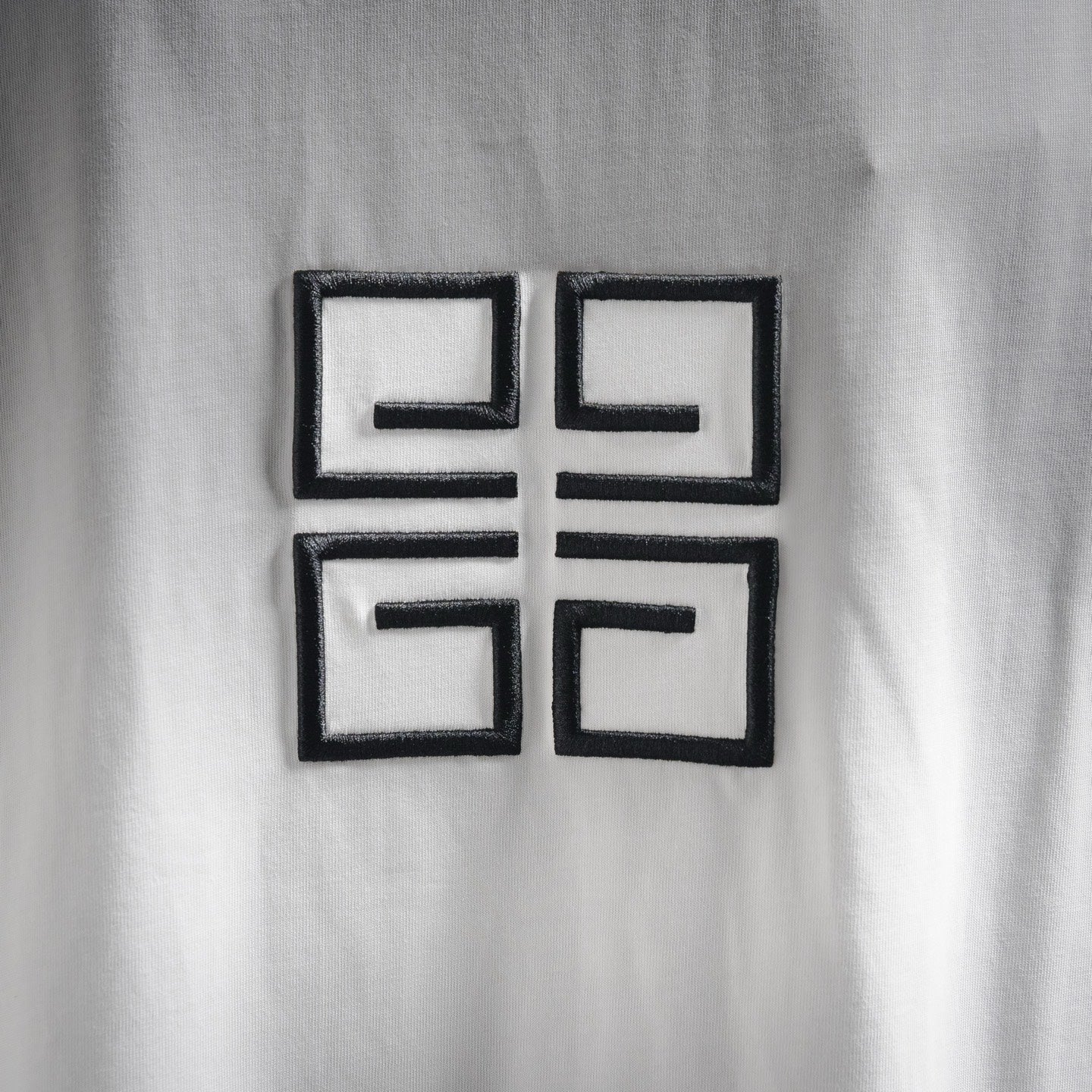 Given 25ss embroidered t-shirt