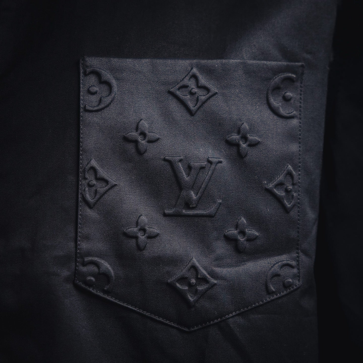 Louis 25ss embossed shirt