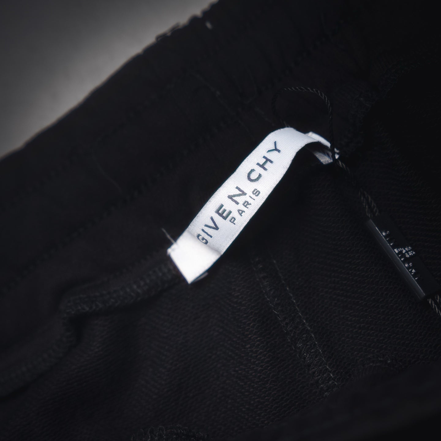 Given 25ss embroidered short