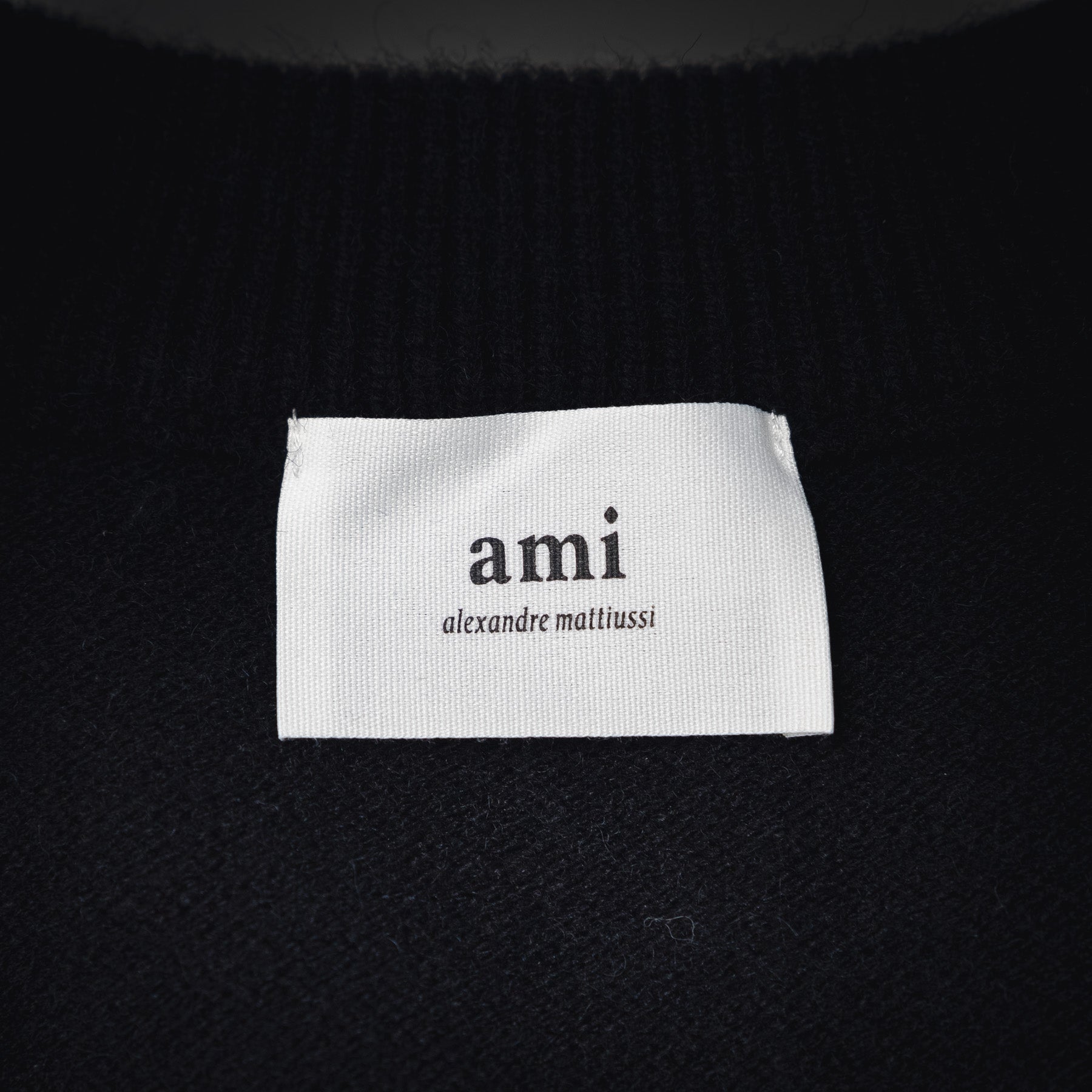 Ami 25fw embroidered cardigan