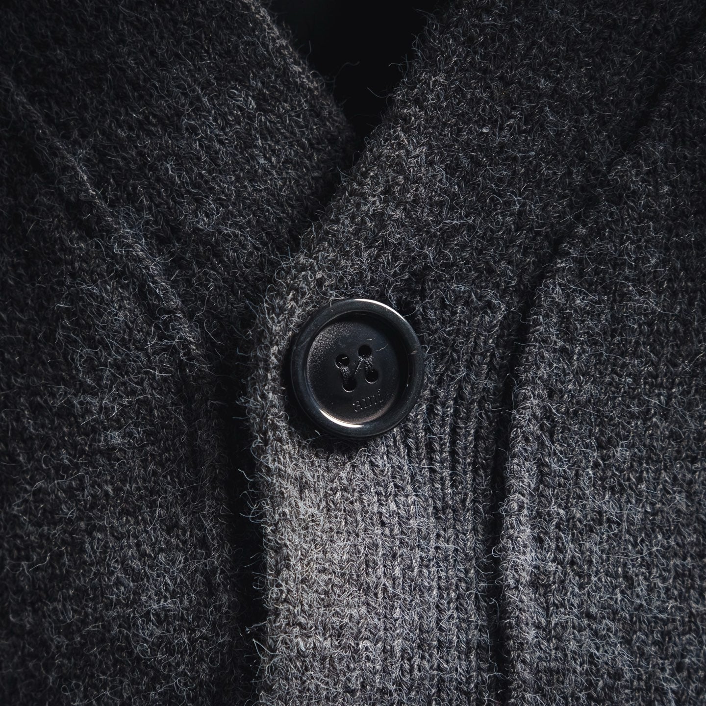 Ami 25fw embroidered cardigan