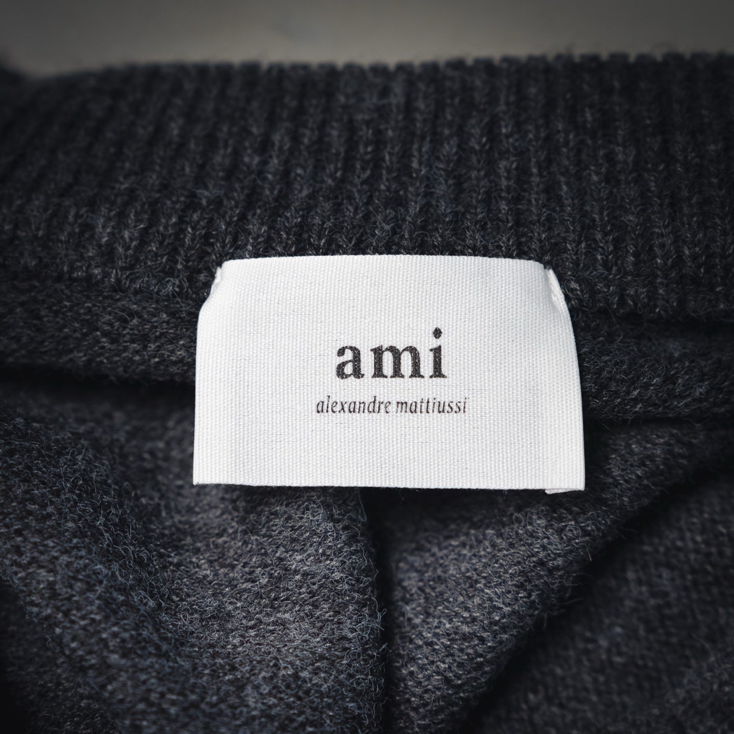Ami 25fw embroidered cardigan