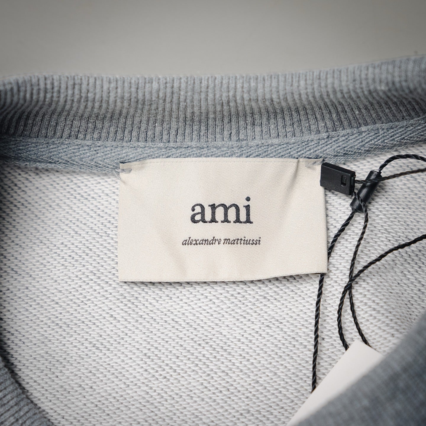 Ami 25fw all-match shirt