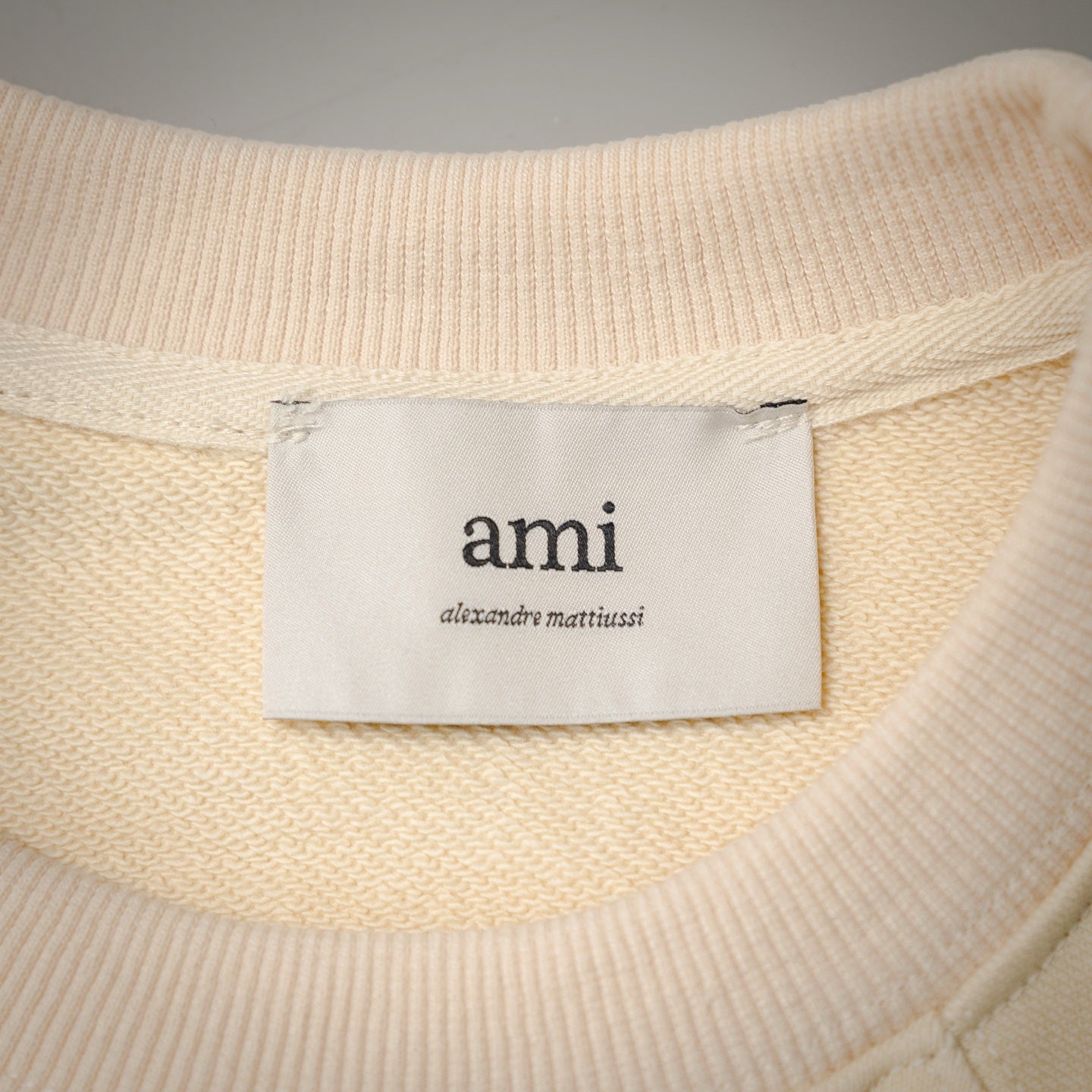 Ami 25fw all-match shirt