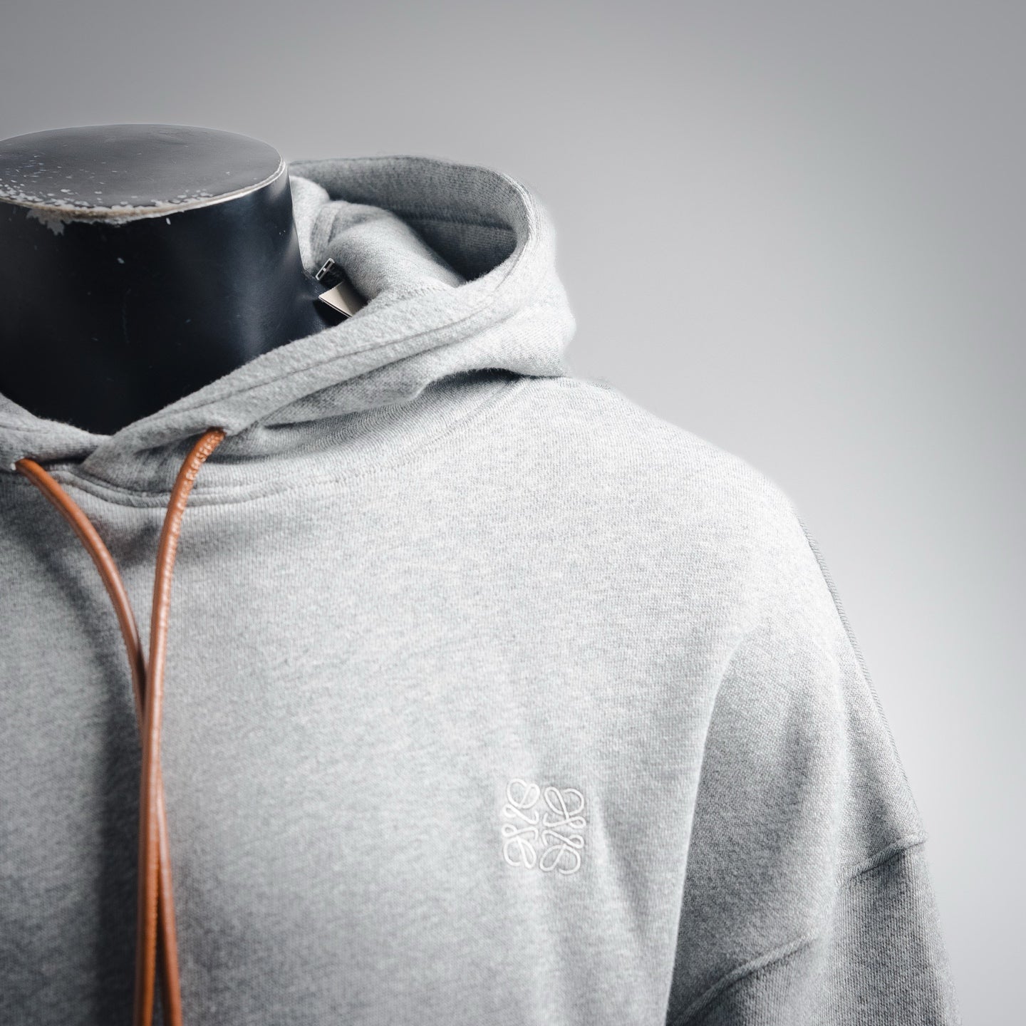 Loe 25fw leisure hoodie