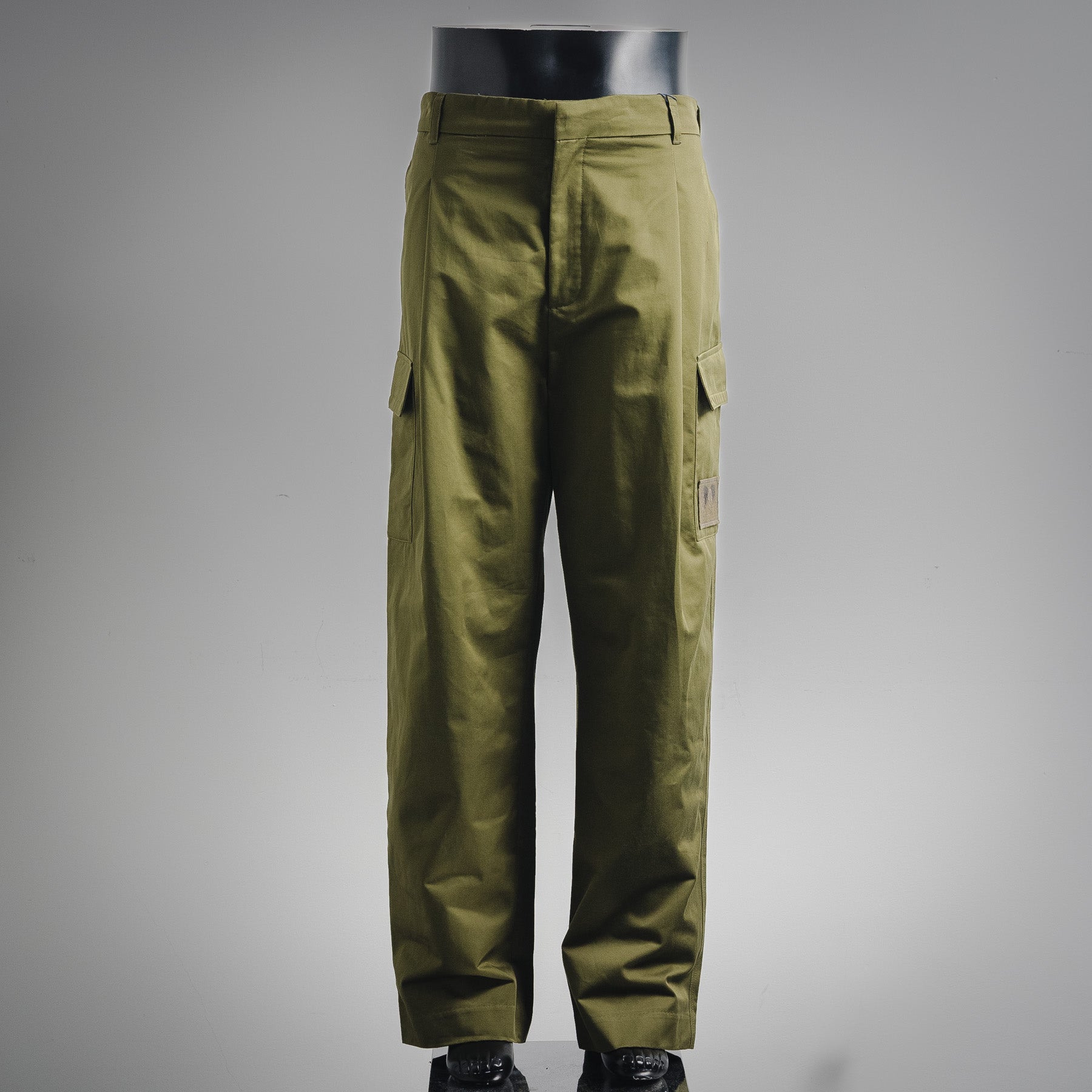 Louis 25fw all-match pants