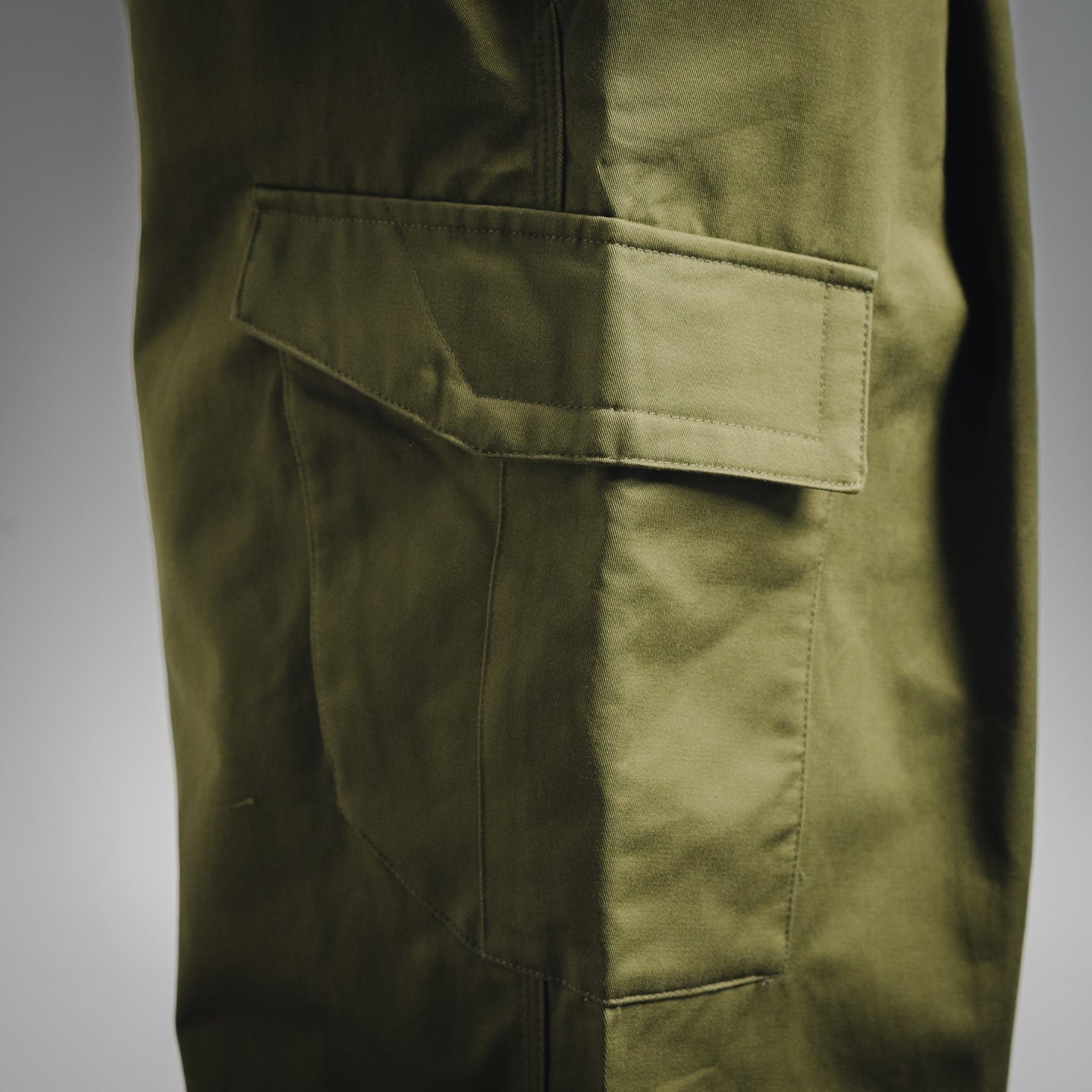 Louis 25fw all-match pants