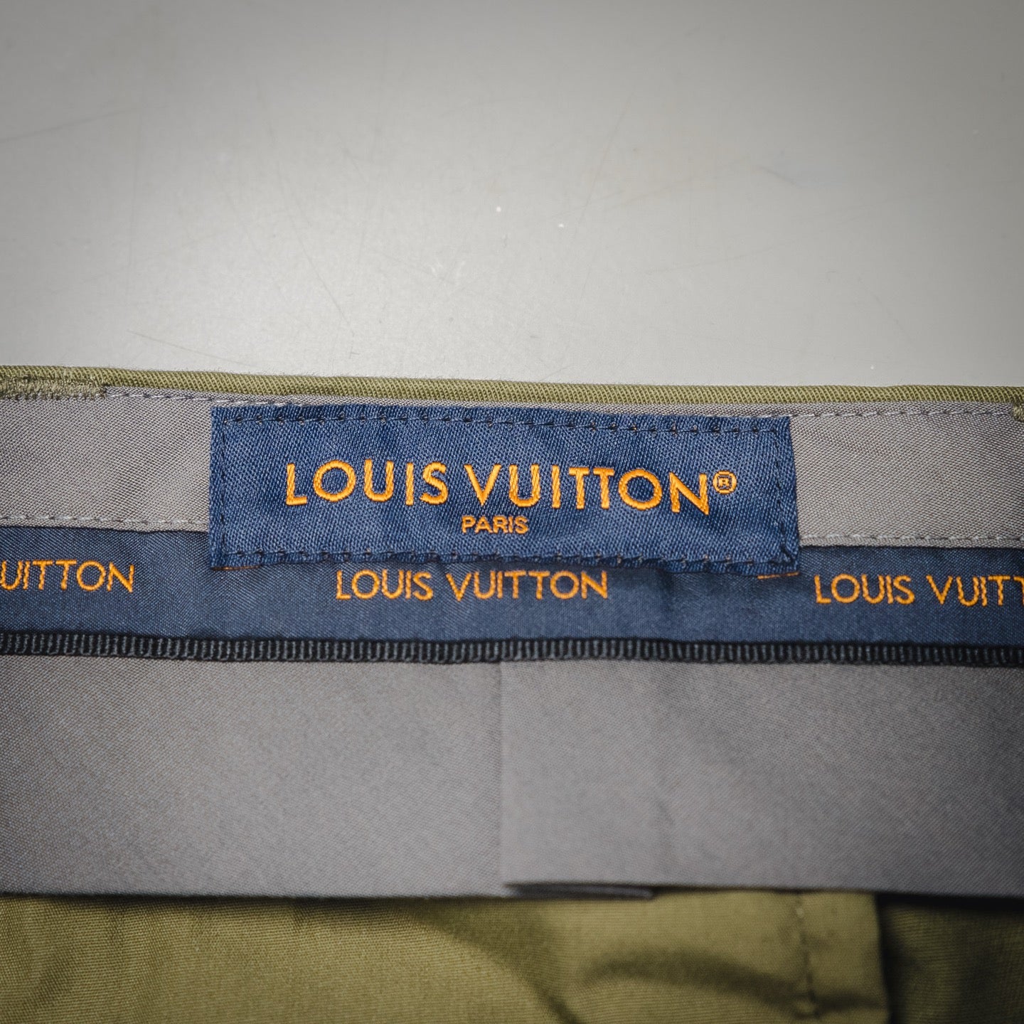 Louis 25fw all-match pants