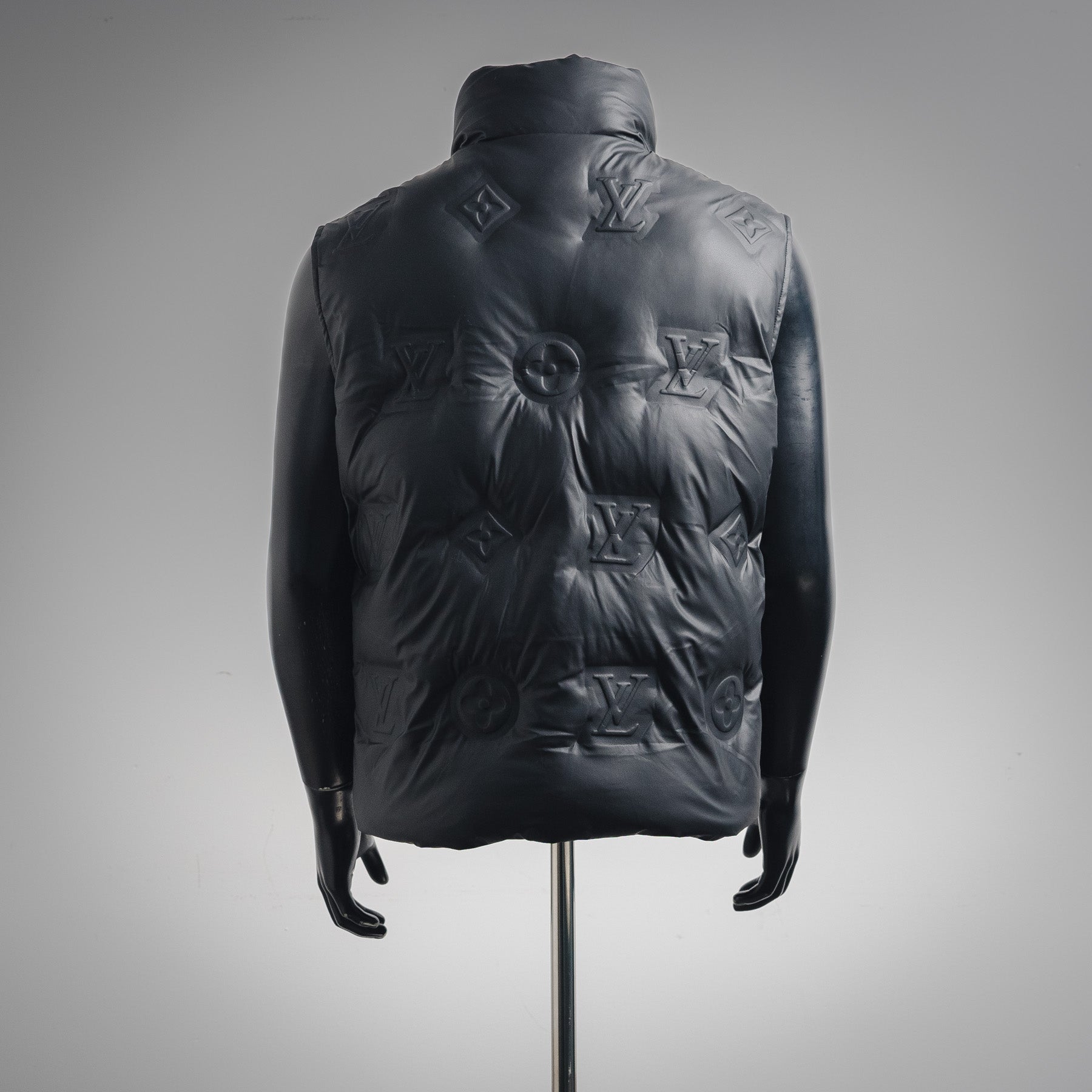 Louis 25fw down vest