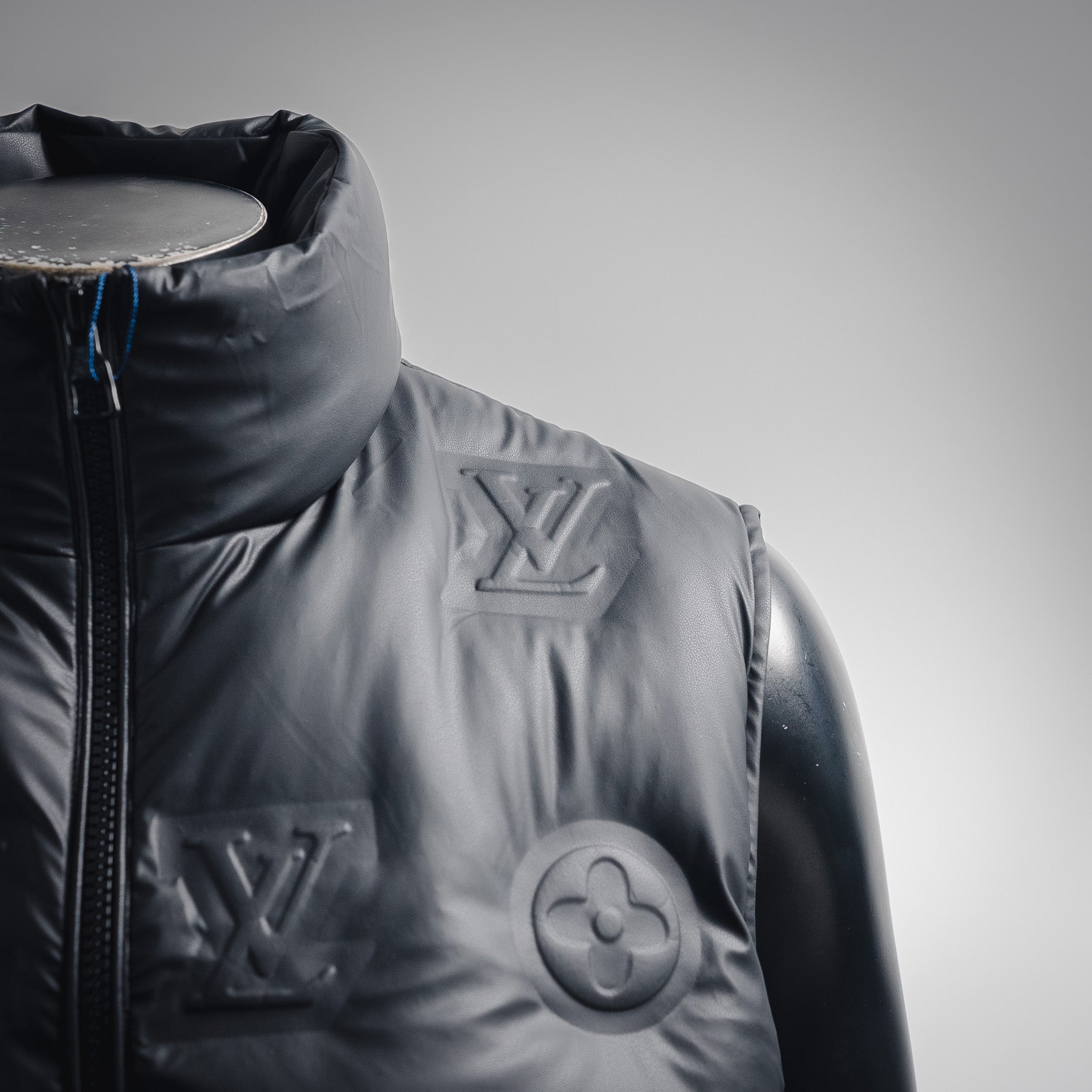 Louis 25fw down vest