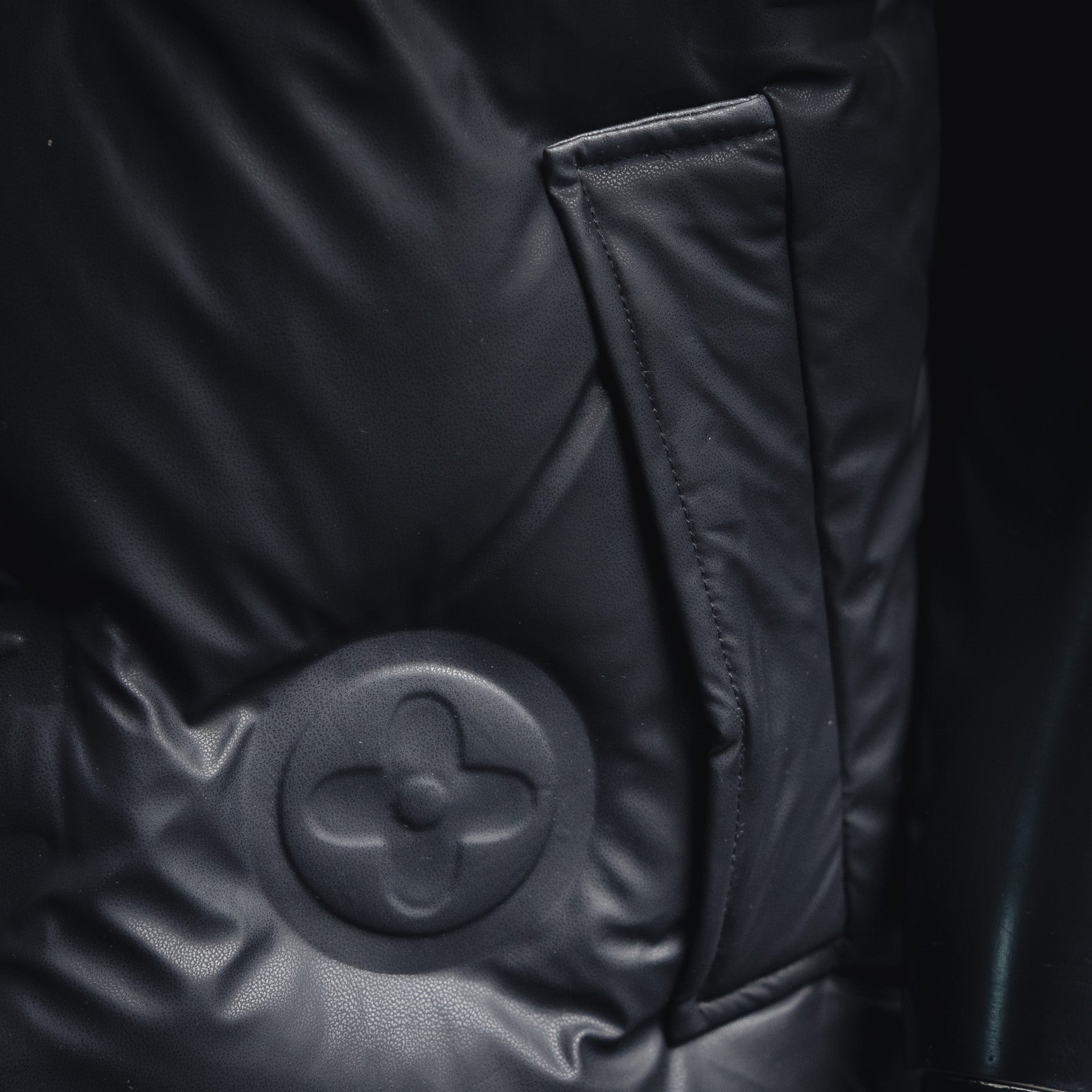 Louis 25fw down vest