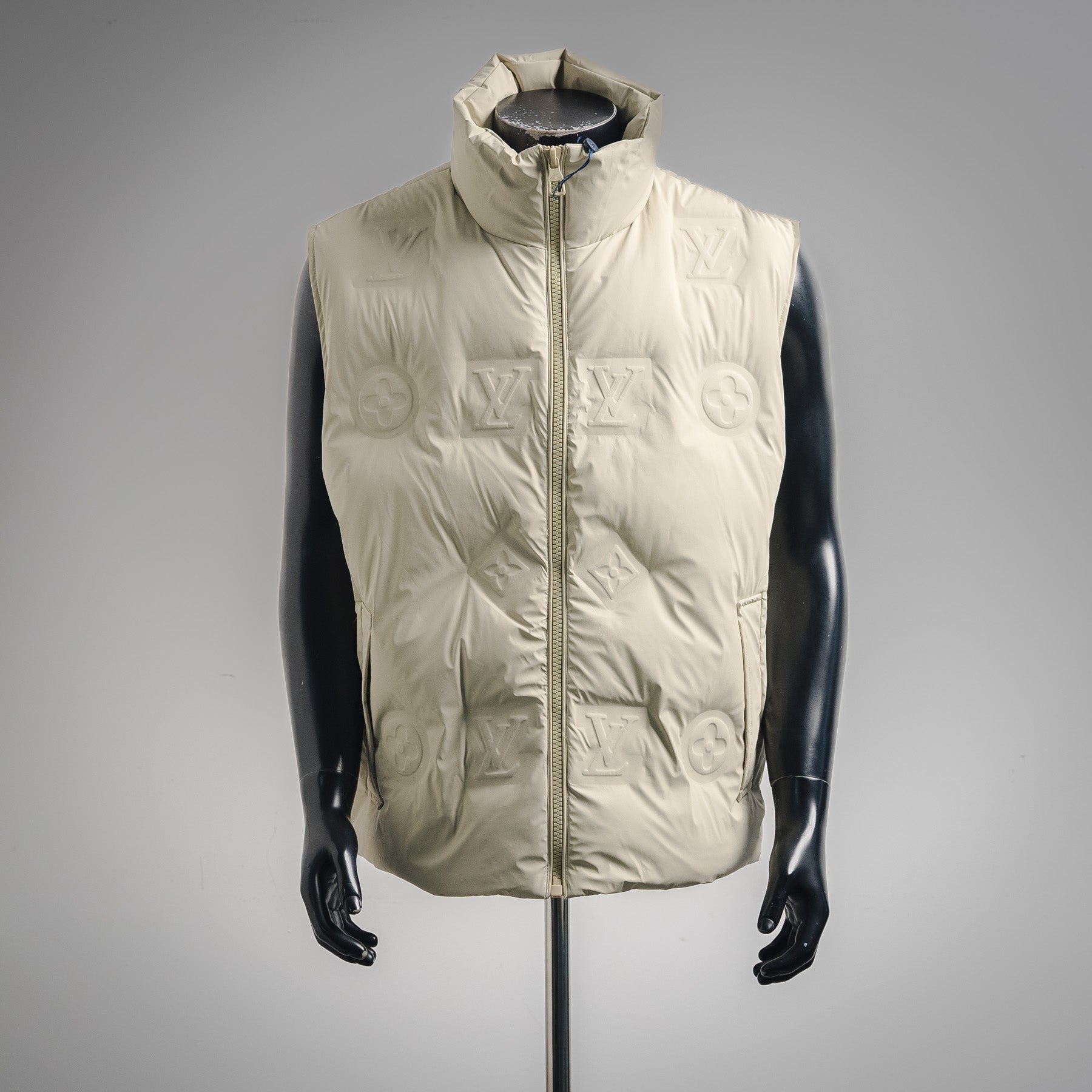 Louis 25fw down vest