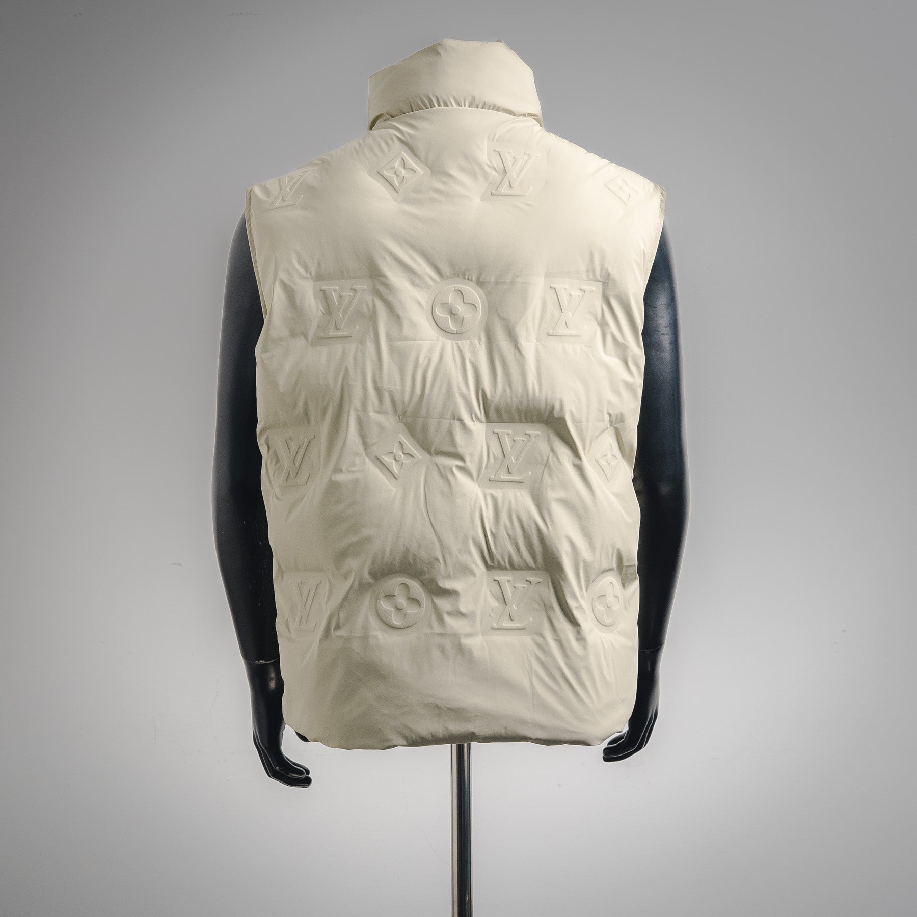 Louis 25fw down vest