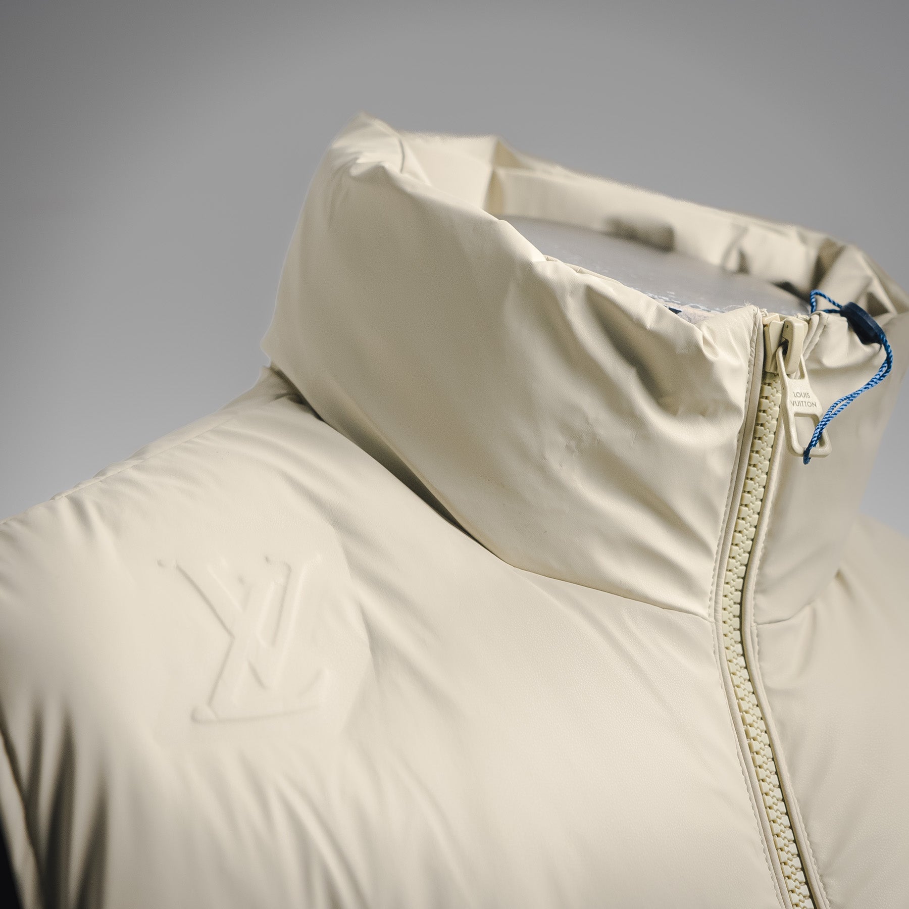 Louis 25fw down vest