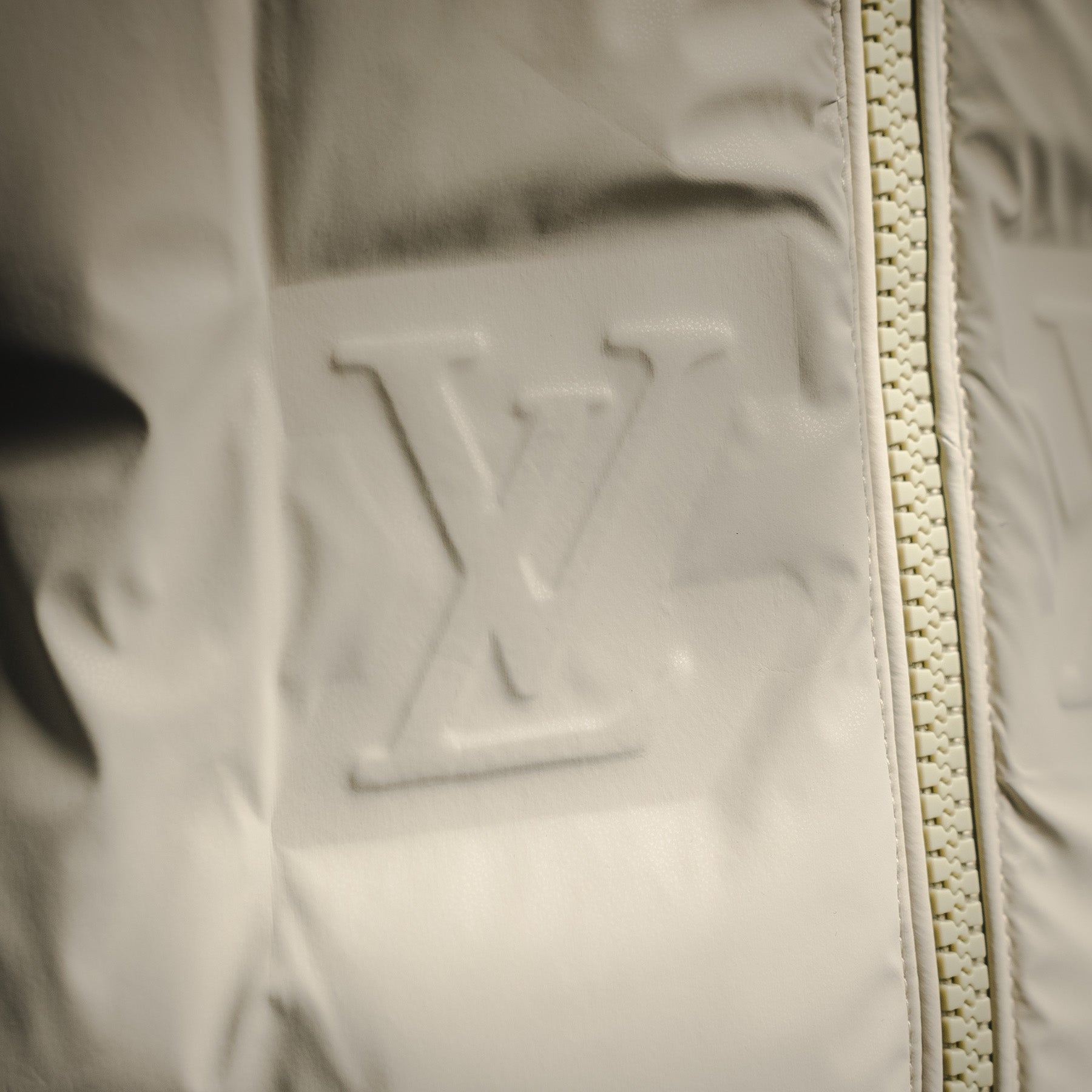 Louis 25fw down vest