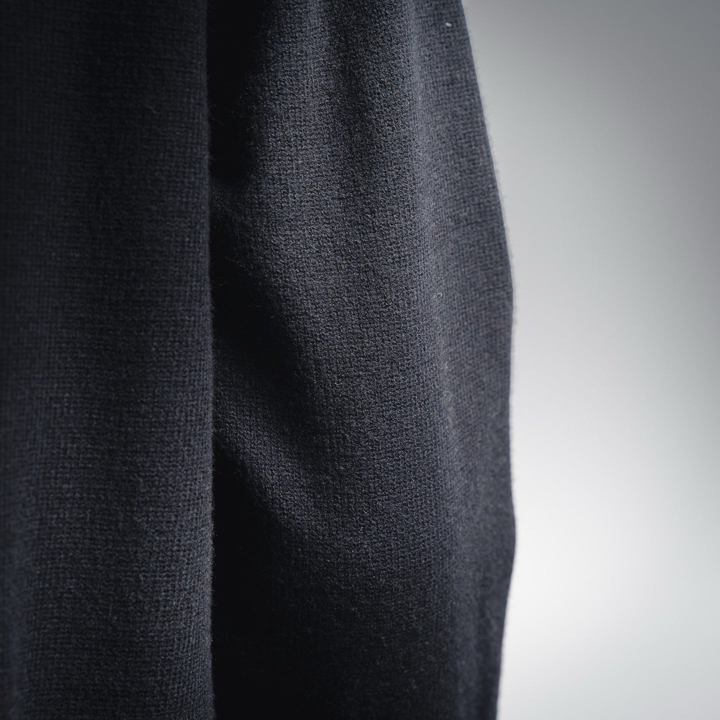 Guc 25fw embroidered sweater