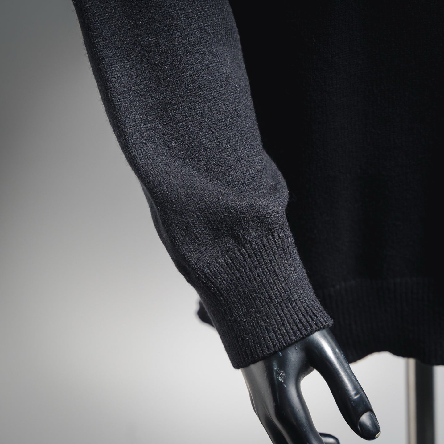 Guc 25fw embroidered sweater