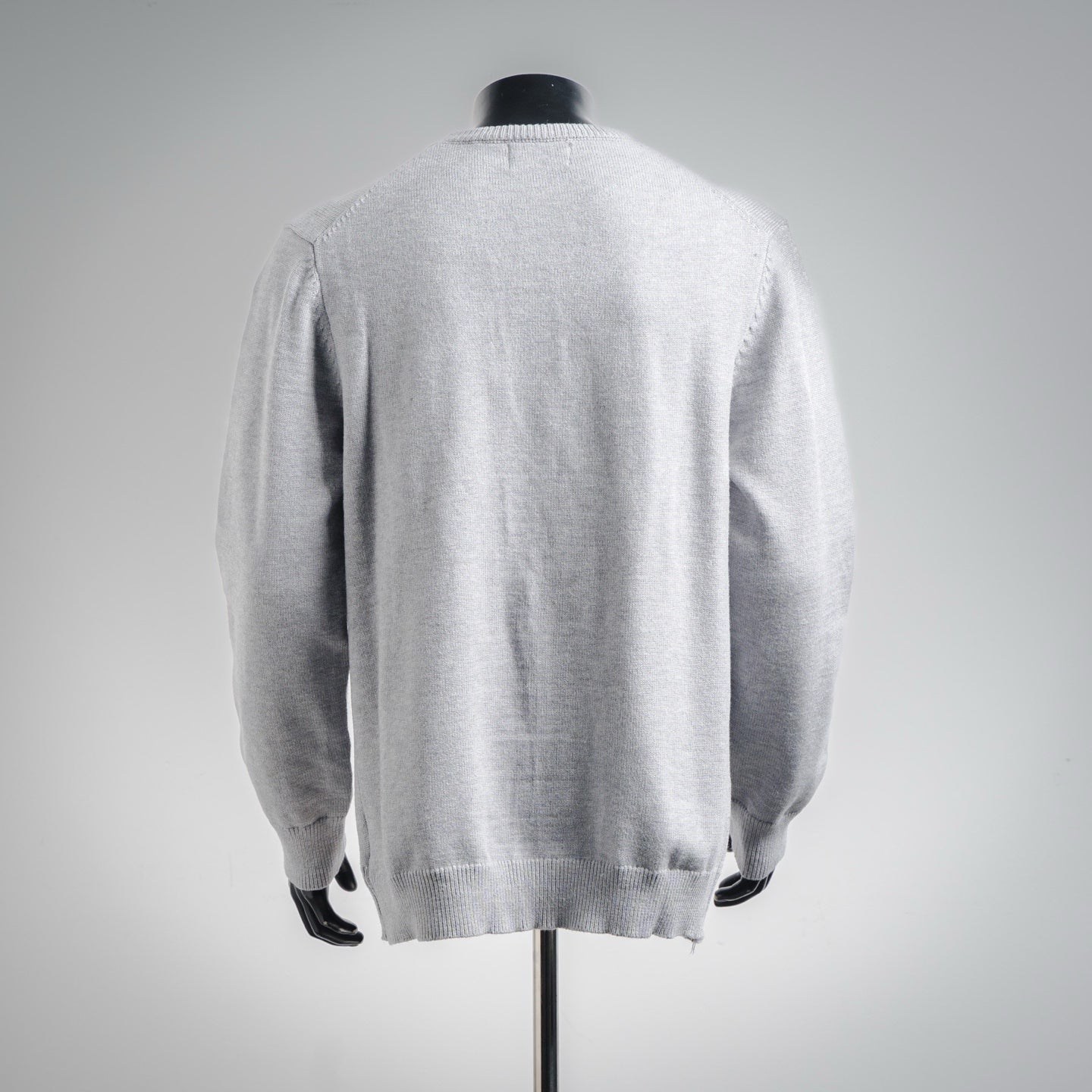 Guc 25fw embroidered sweater