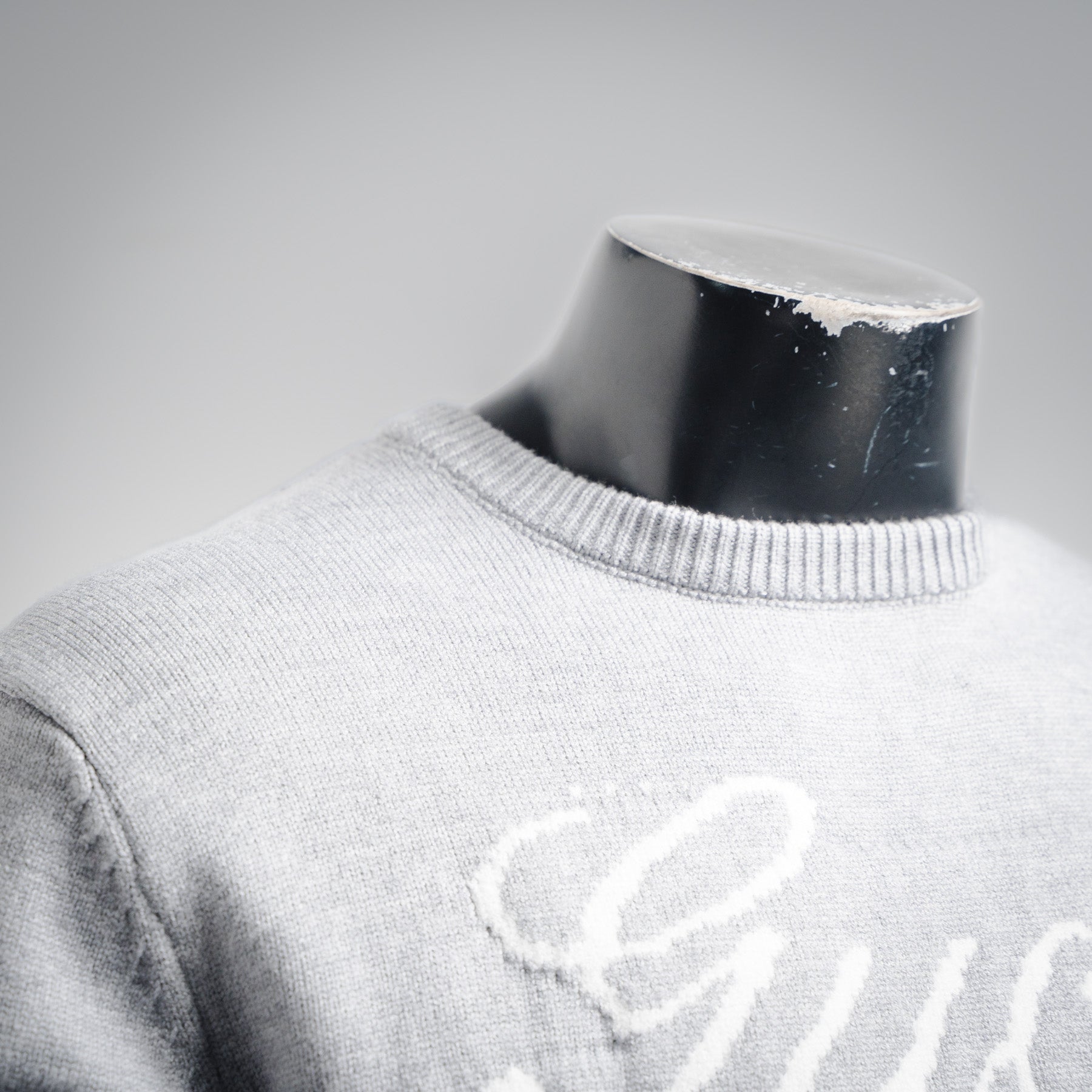 Guc 25fw embroidered sweater