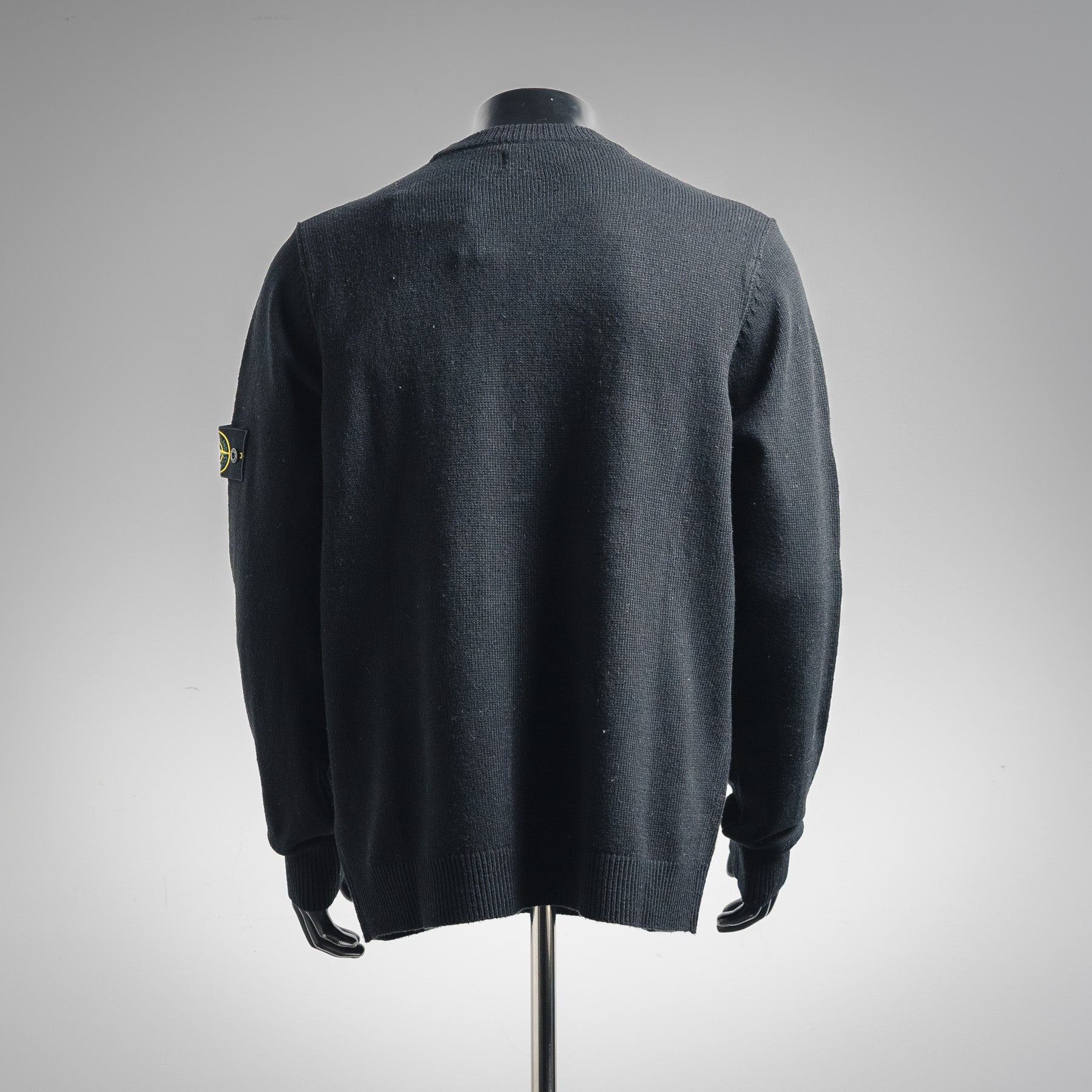 Stone 25fw knitted sweater