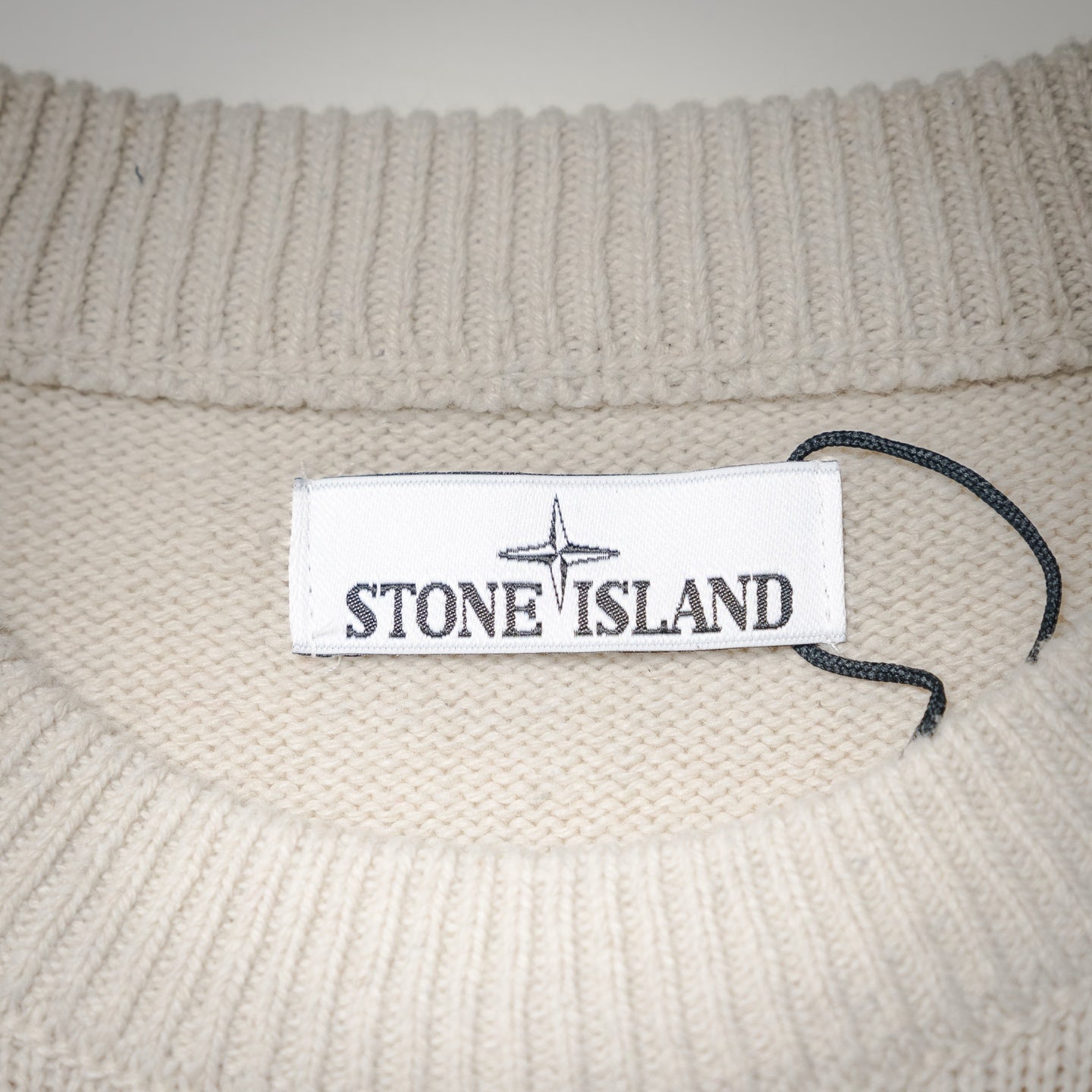 Stone 25fw knitted sweater