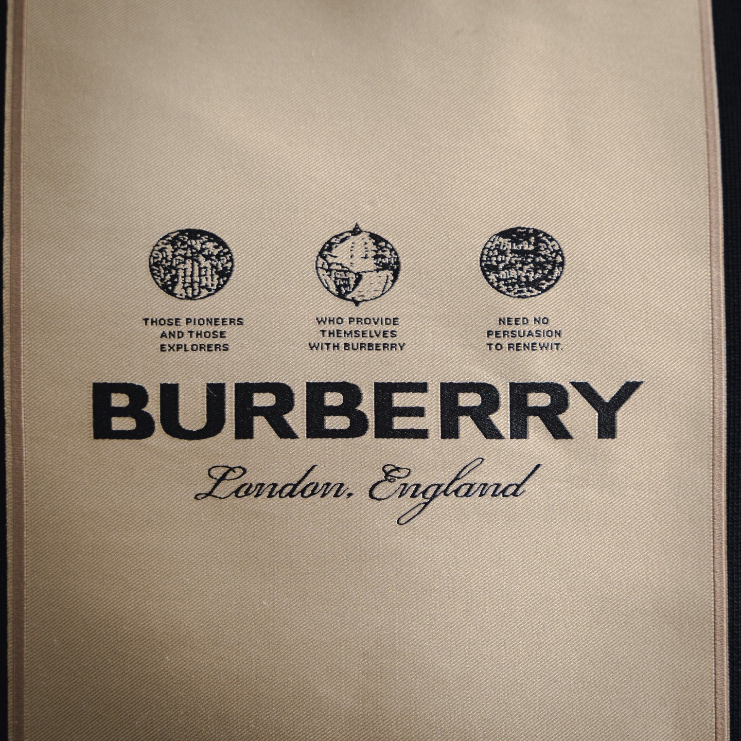 Burbery 25fw printed shirt