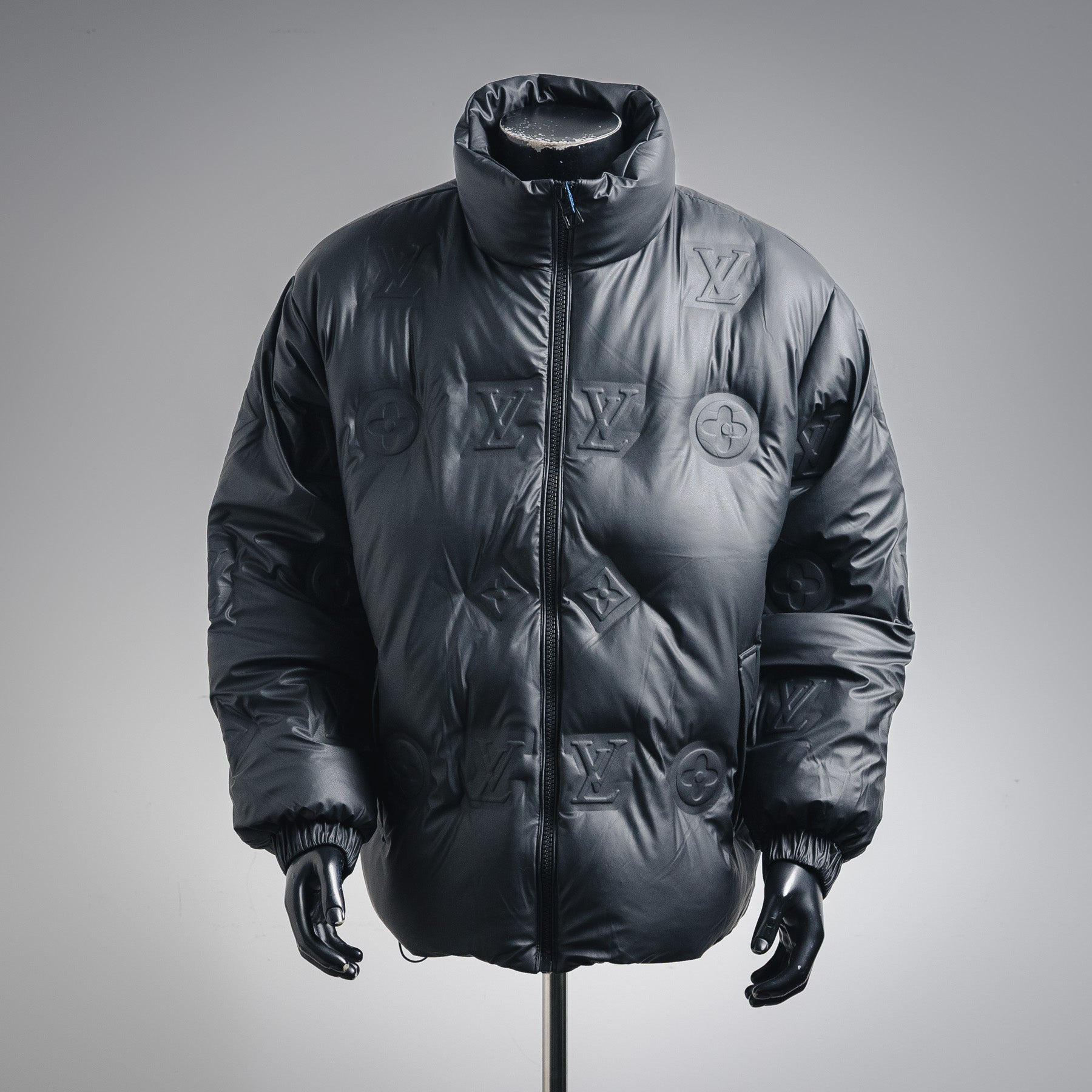 Louis 25fw down jacket