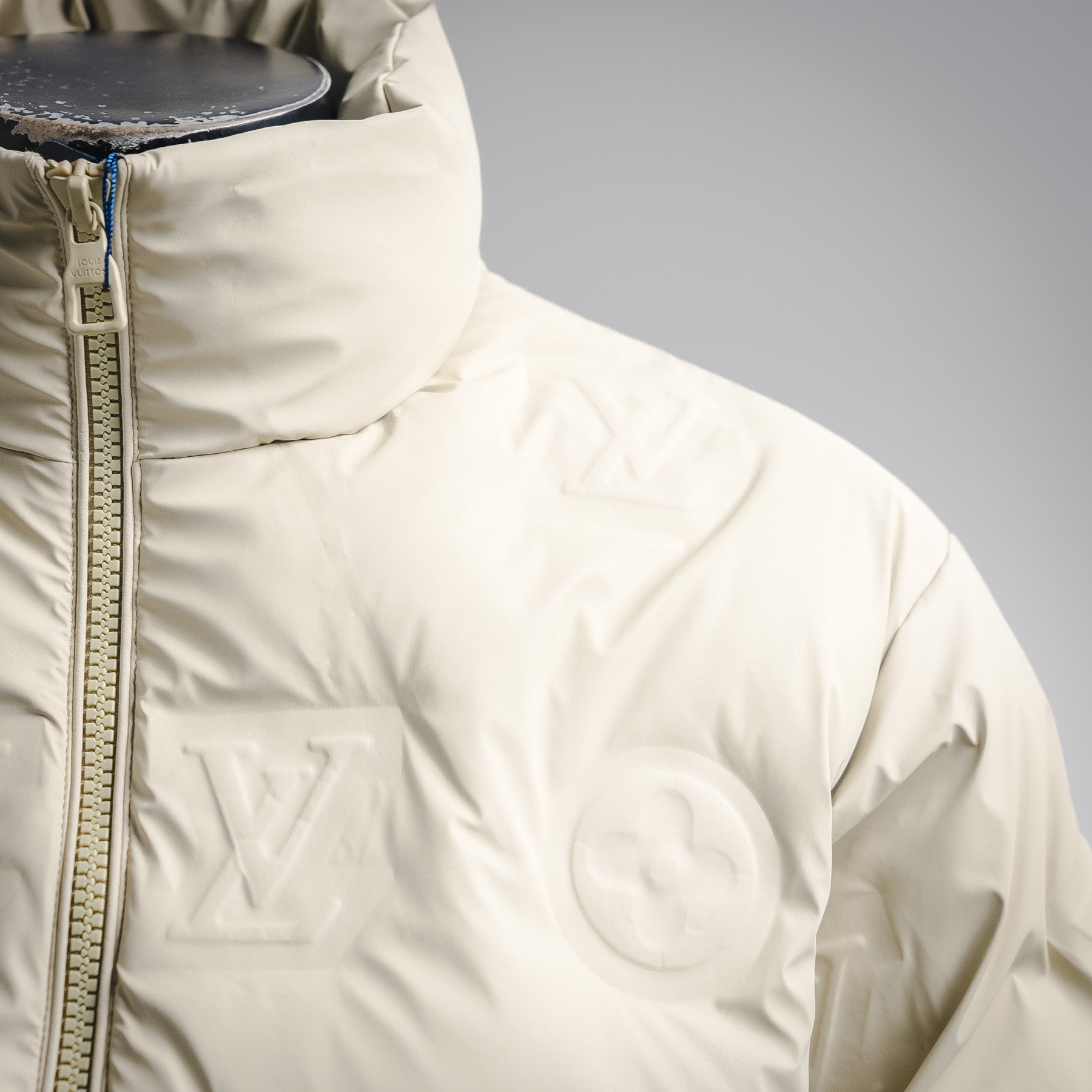 Louis 25fw down jacket