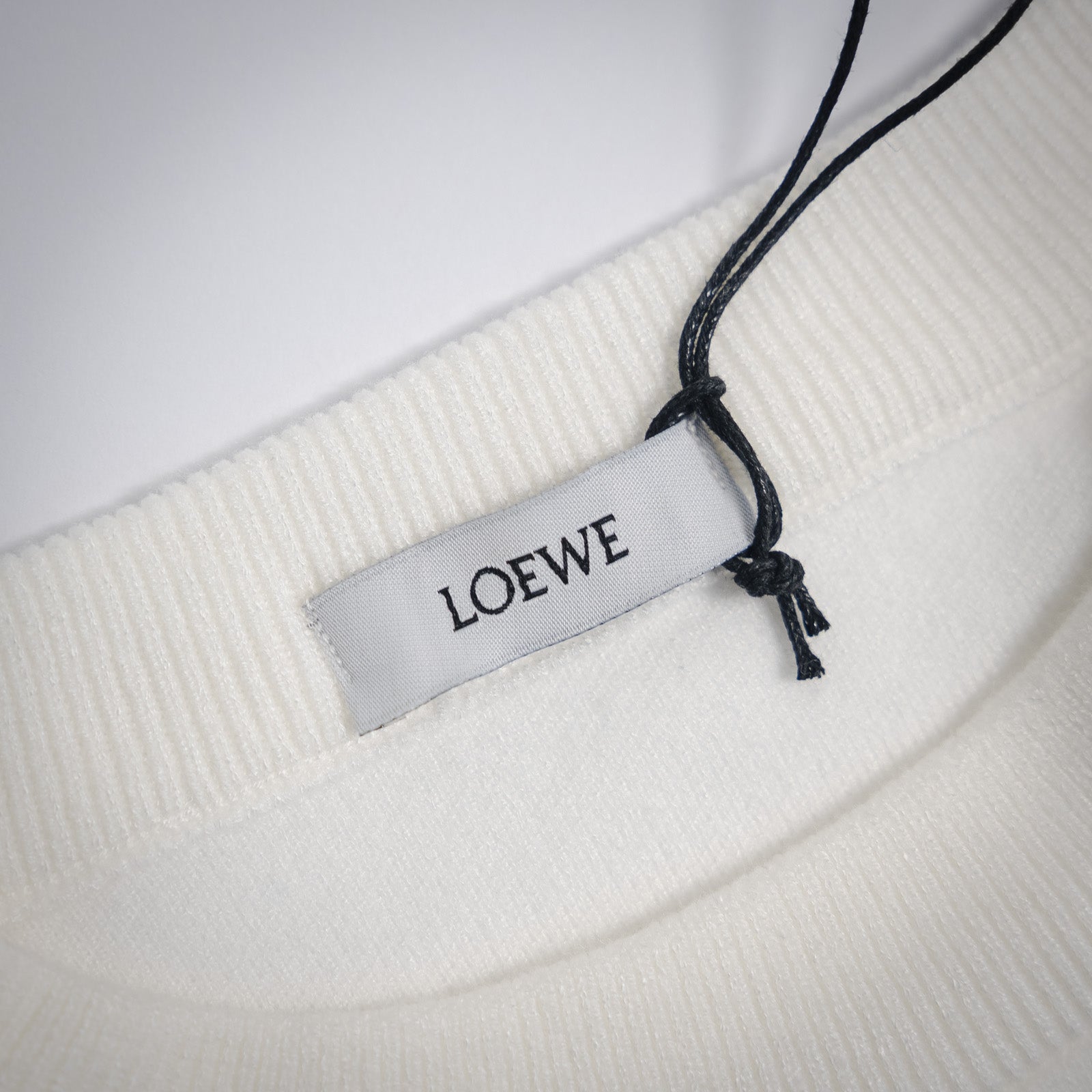 Loe 25fw knitted sweater