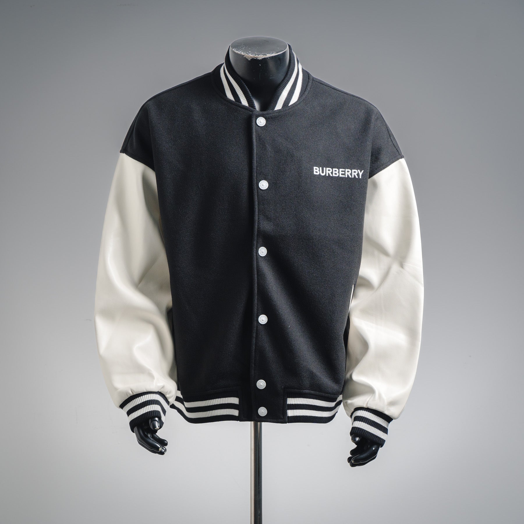 Burbery 25fw embroidered jacket