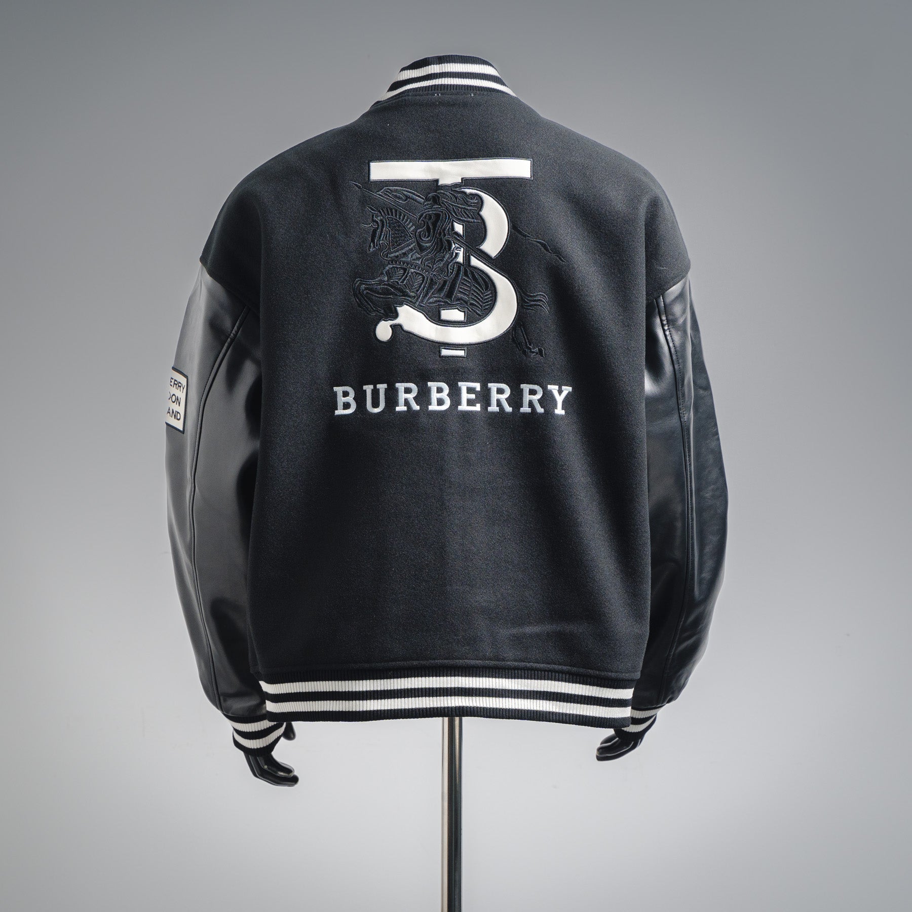 Burbery 25fw embroidered jacket