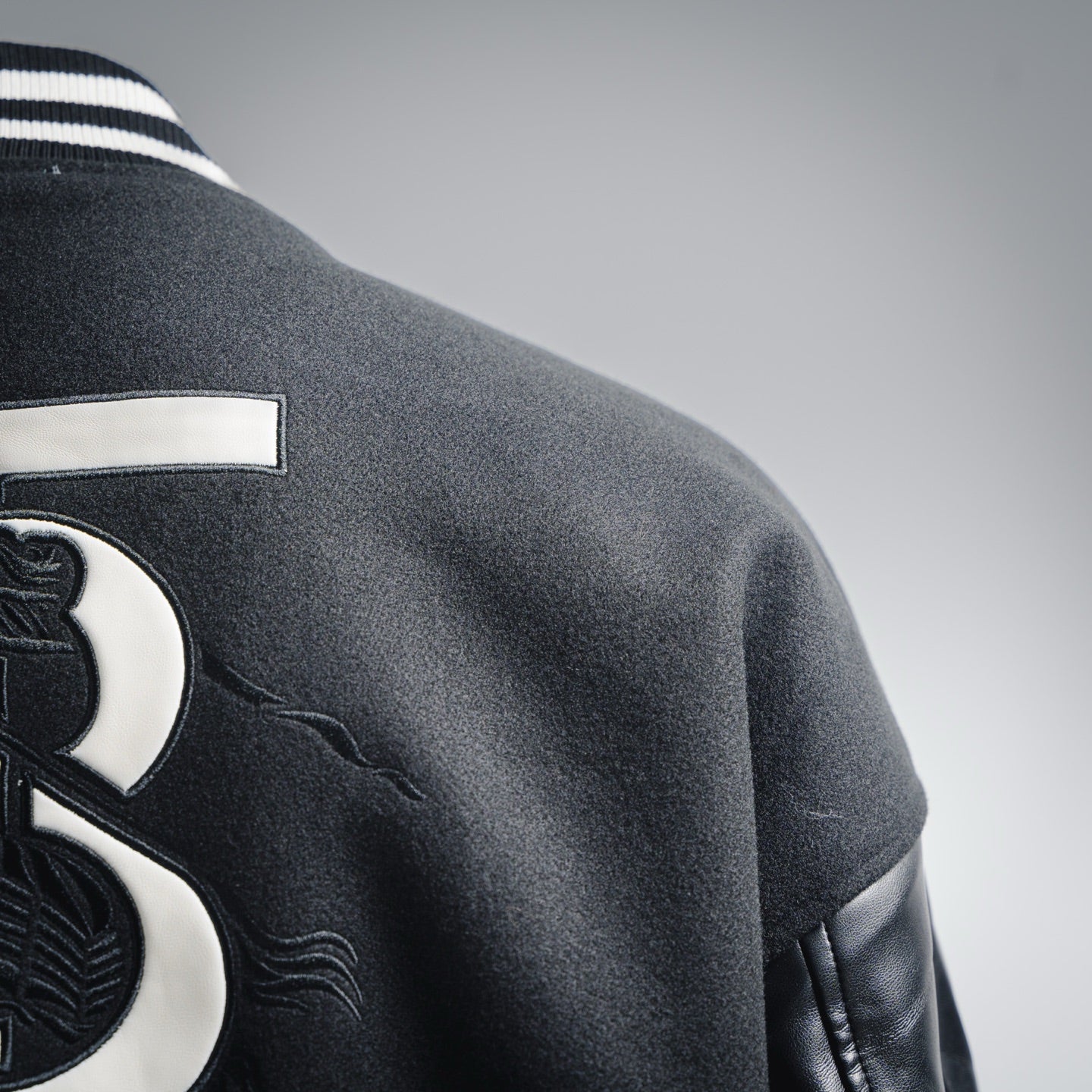 Burbery 25fw embroidered jacket