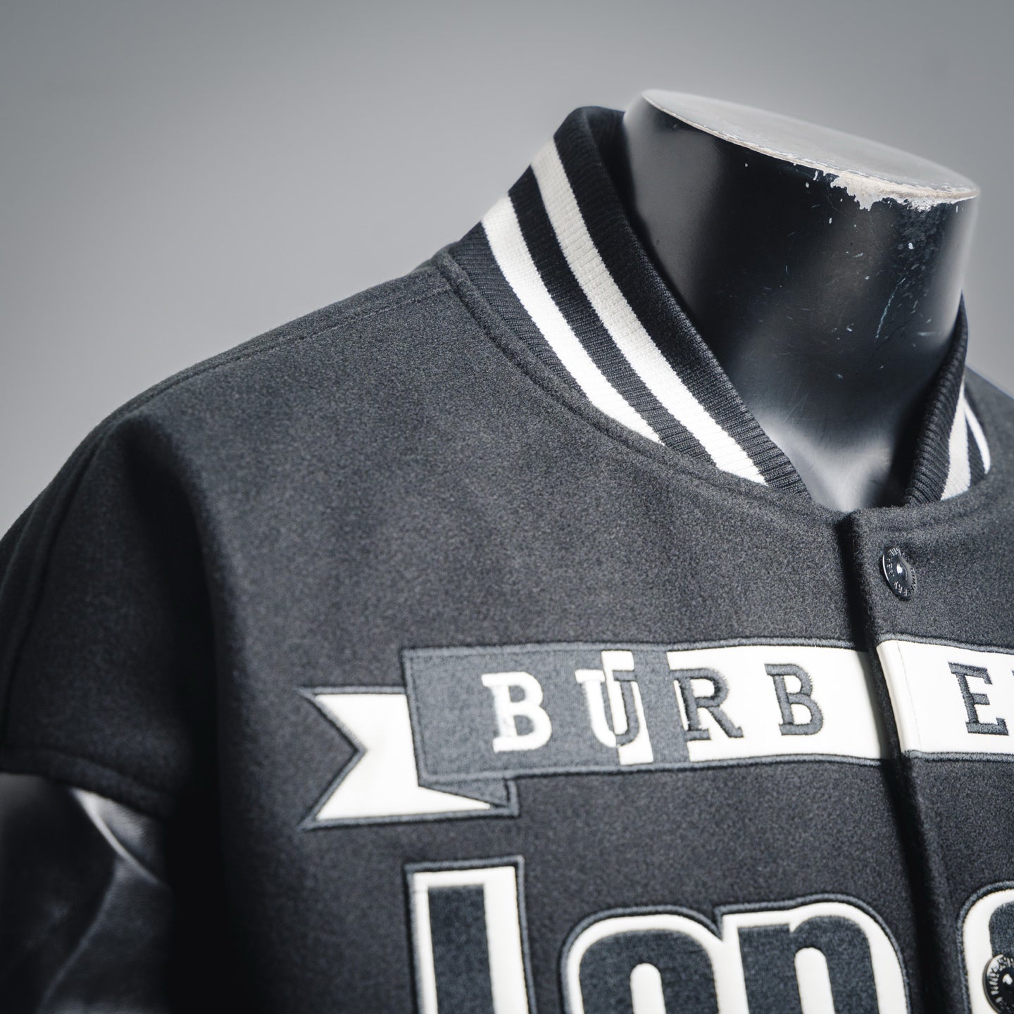 Burbery 25fw embroidered jacket