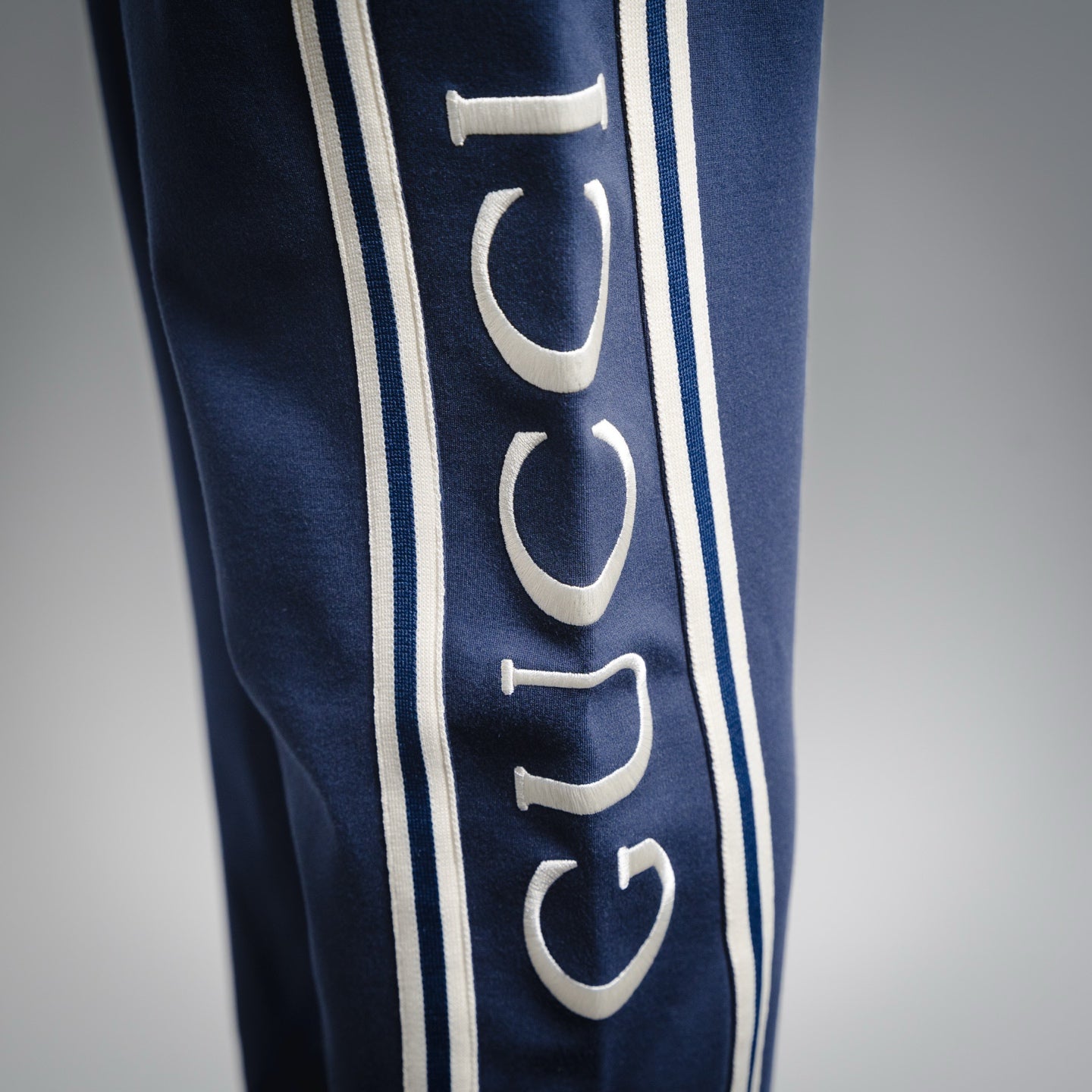 Guc 25fw leisur pants