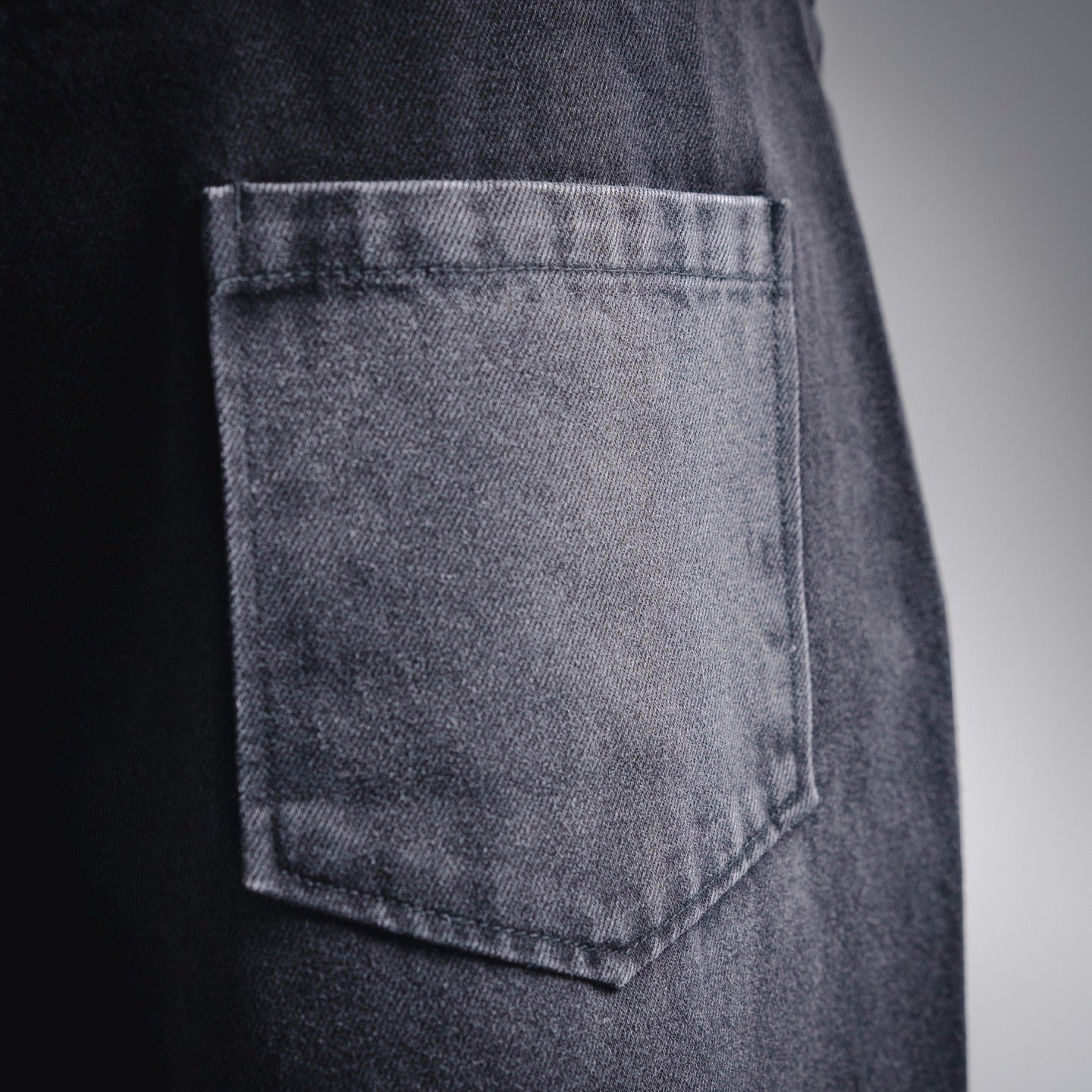 Loe 25fw embroidered jeans