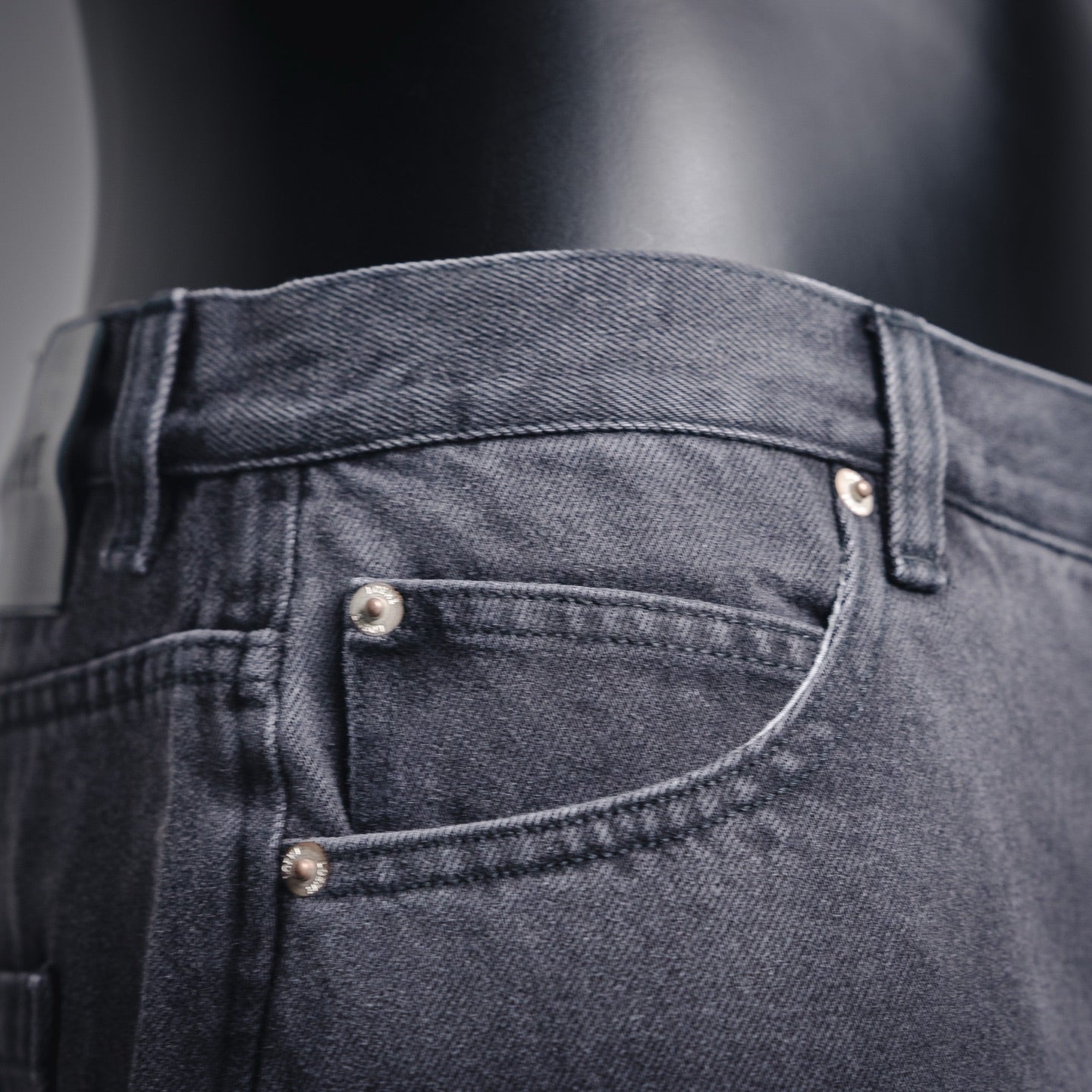 Loe 25fw embroidered jeans