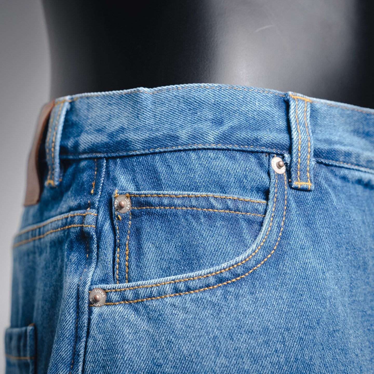 Loe 25fw embroidered jeans