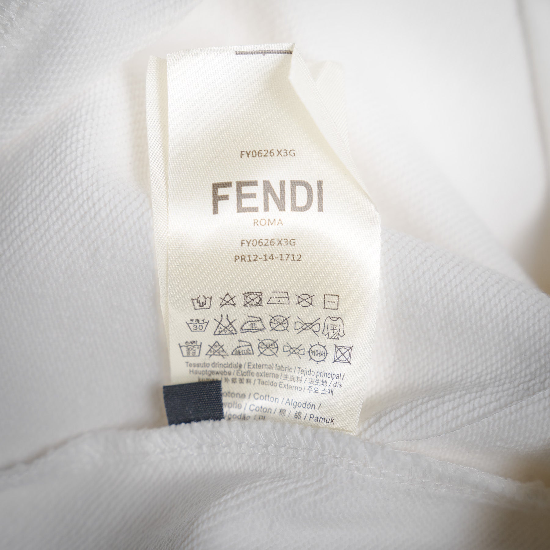 Fend 25fw leisure sweater