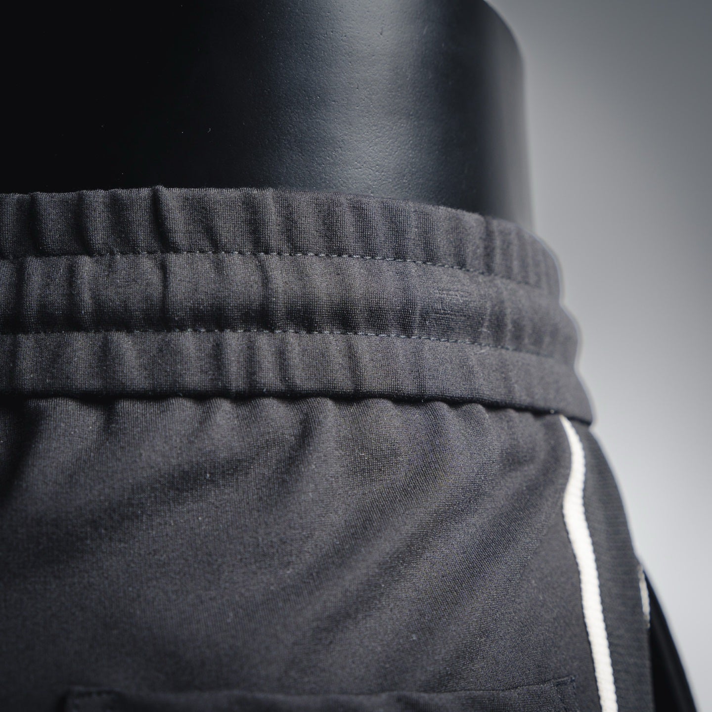 Guc 25fw leisure pants