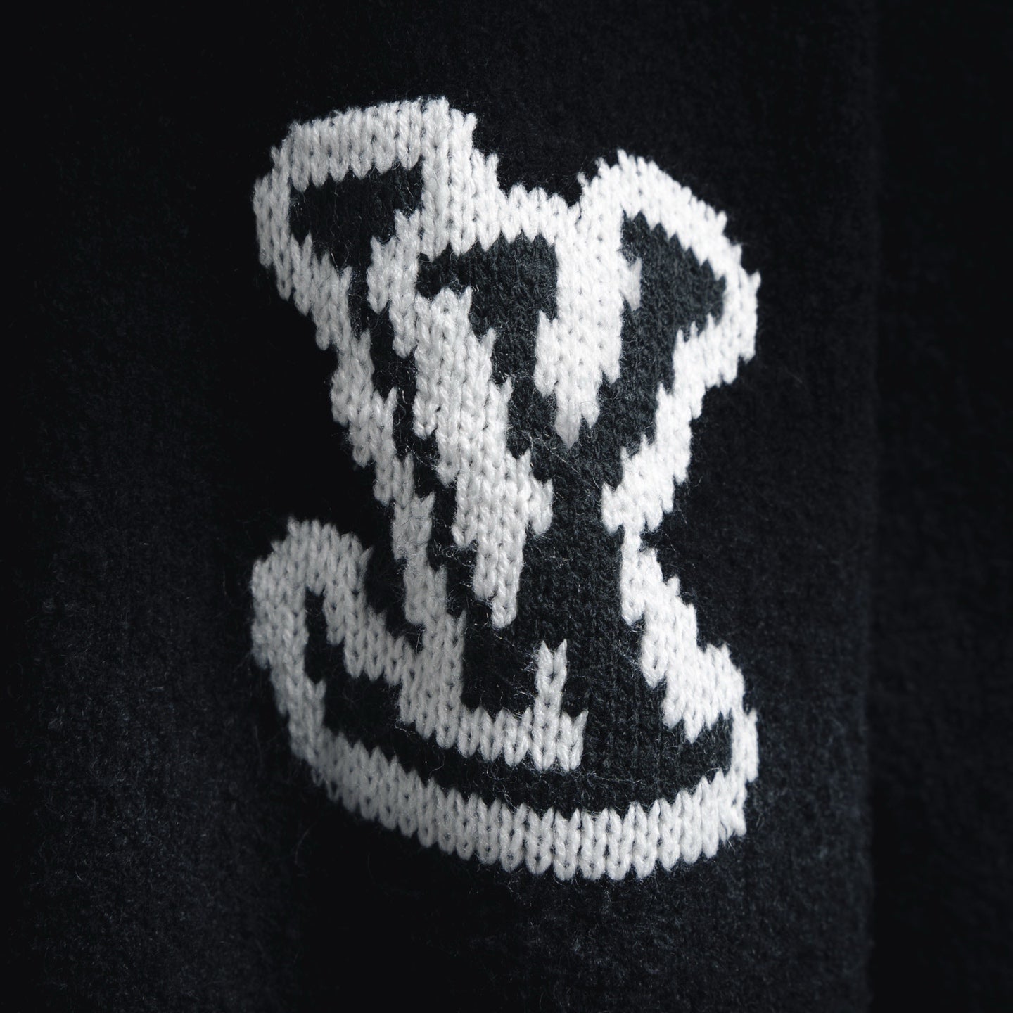 Louis 25fw embroidered sweater