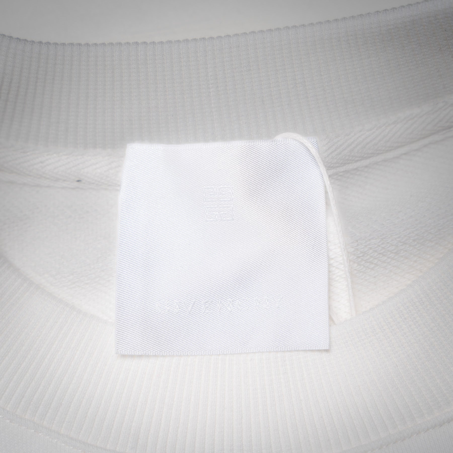 Givn 25fw embroidered shirt