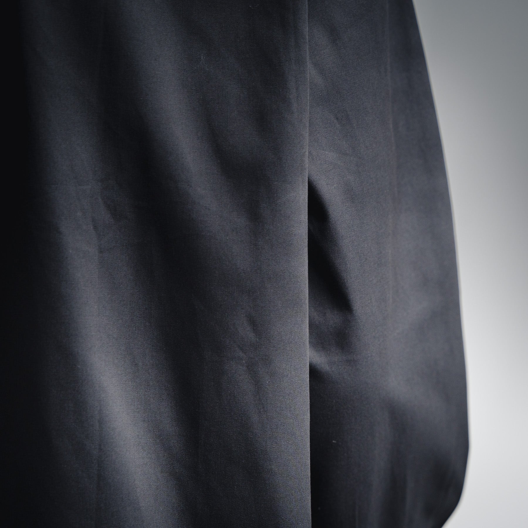 Loe 25fw all-match shirt