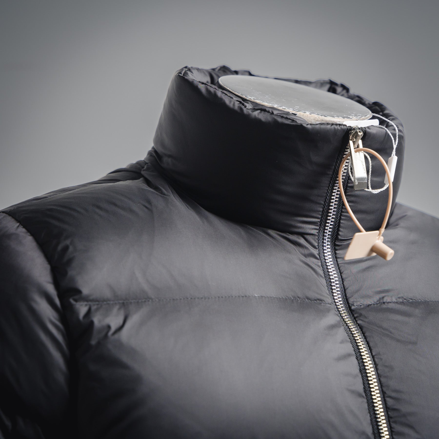 Mon 25fw down jacket