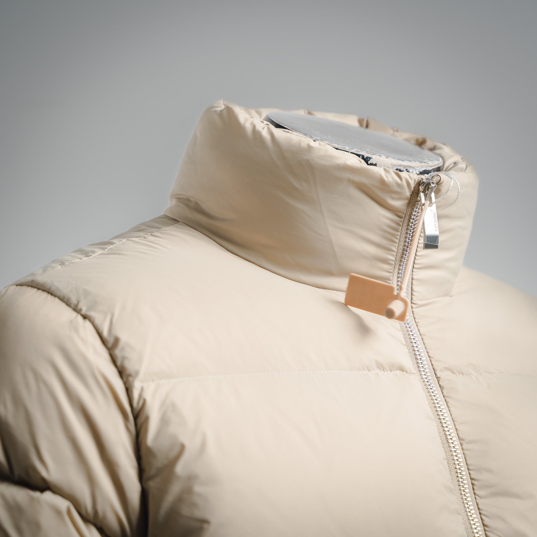 Mon 25fw down jacket