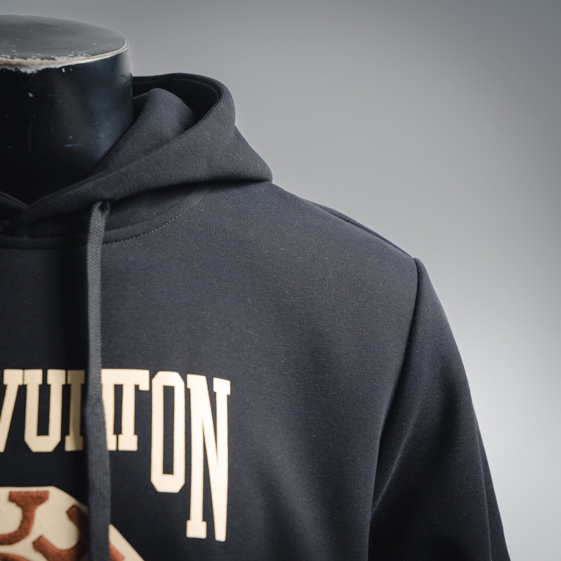 Louis 25fw leisure hoodie